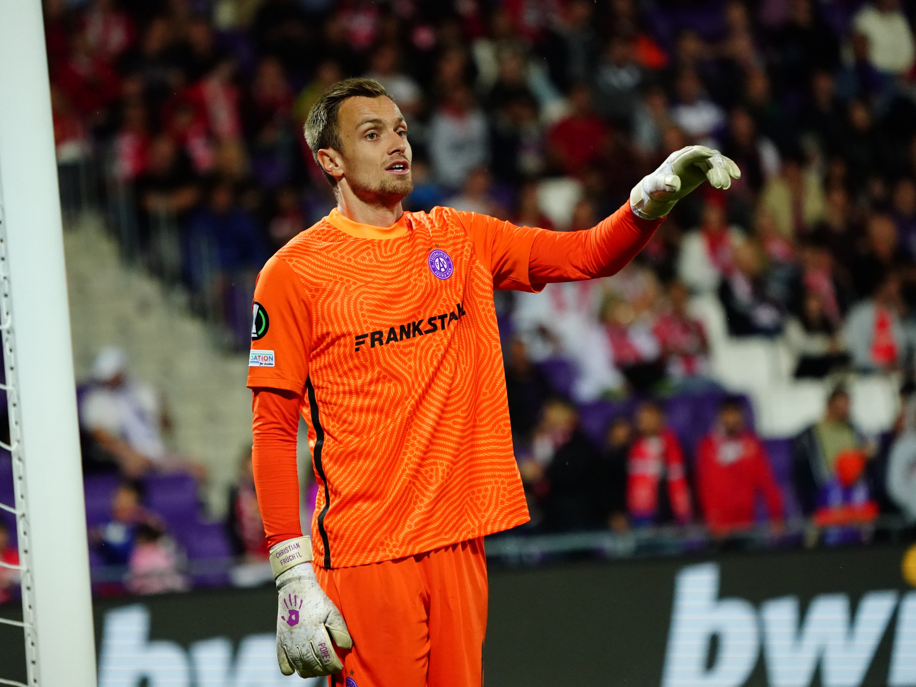 Austria Wiens Torwart Christian Früchtl würde gerne einmal Nachfolger von Manuel Neuer werden. Austria Wiens Torwart Christian Früchtl würde gerne einmal Nachfolger von Manuel Neuer werden.