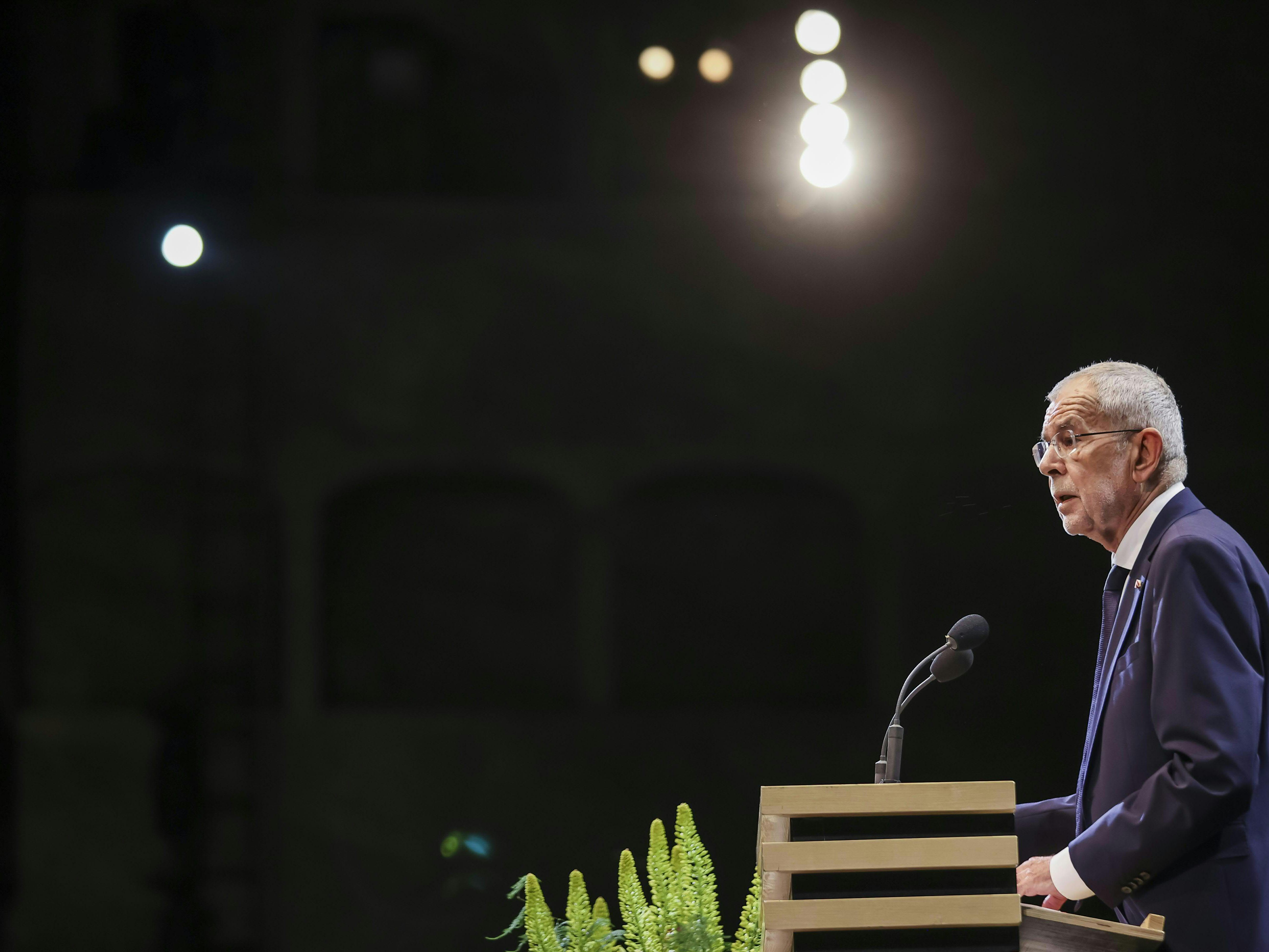 "Queen hat Kontinuität verkörpert", meinte Alexander Van der Bellen.