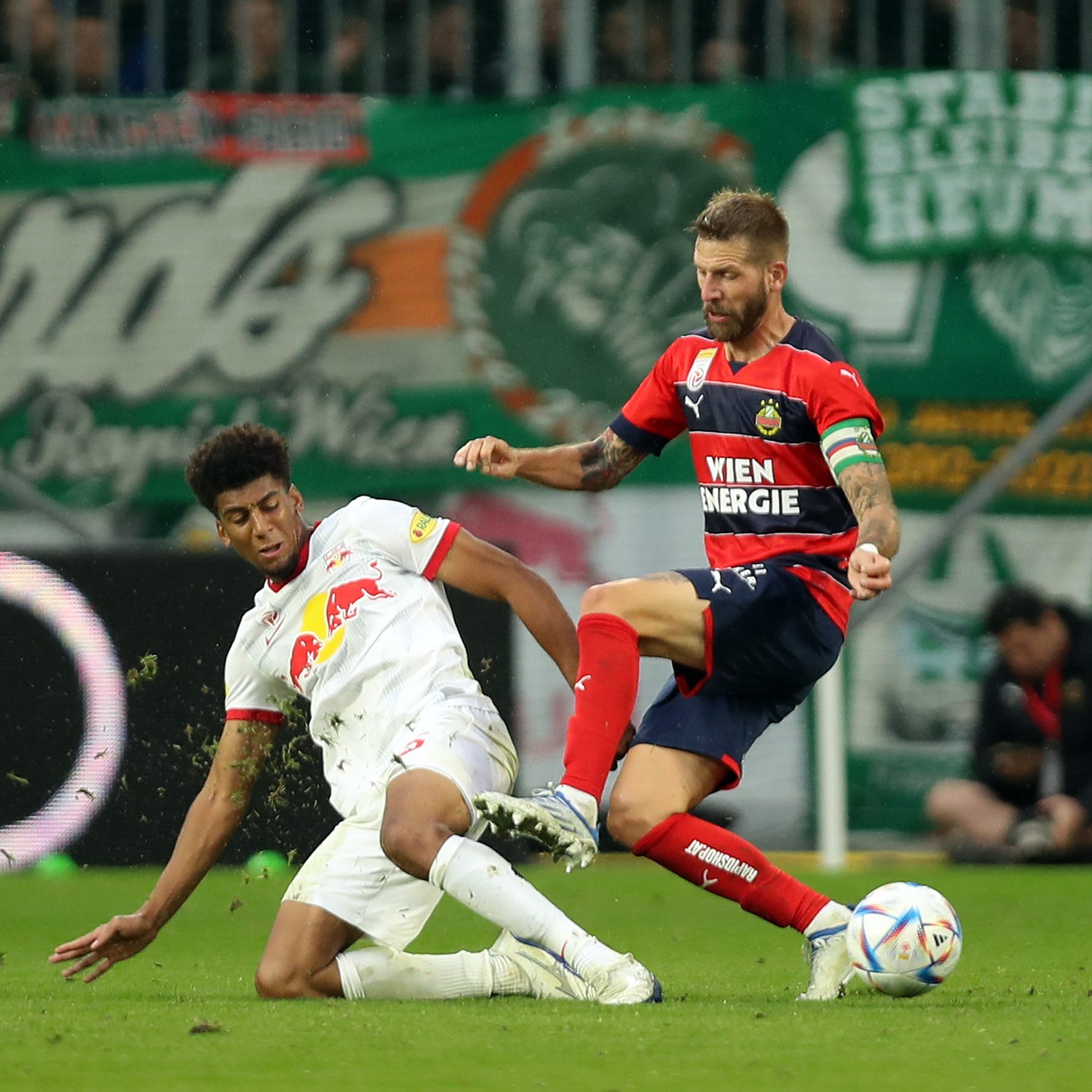 Rapid Wien erzielte gegen Meister Red Bull Salzburg einen Achtugnserfolg mit einem 1:1-Remis.