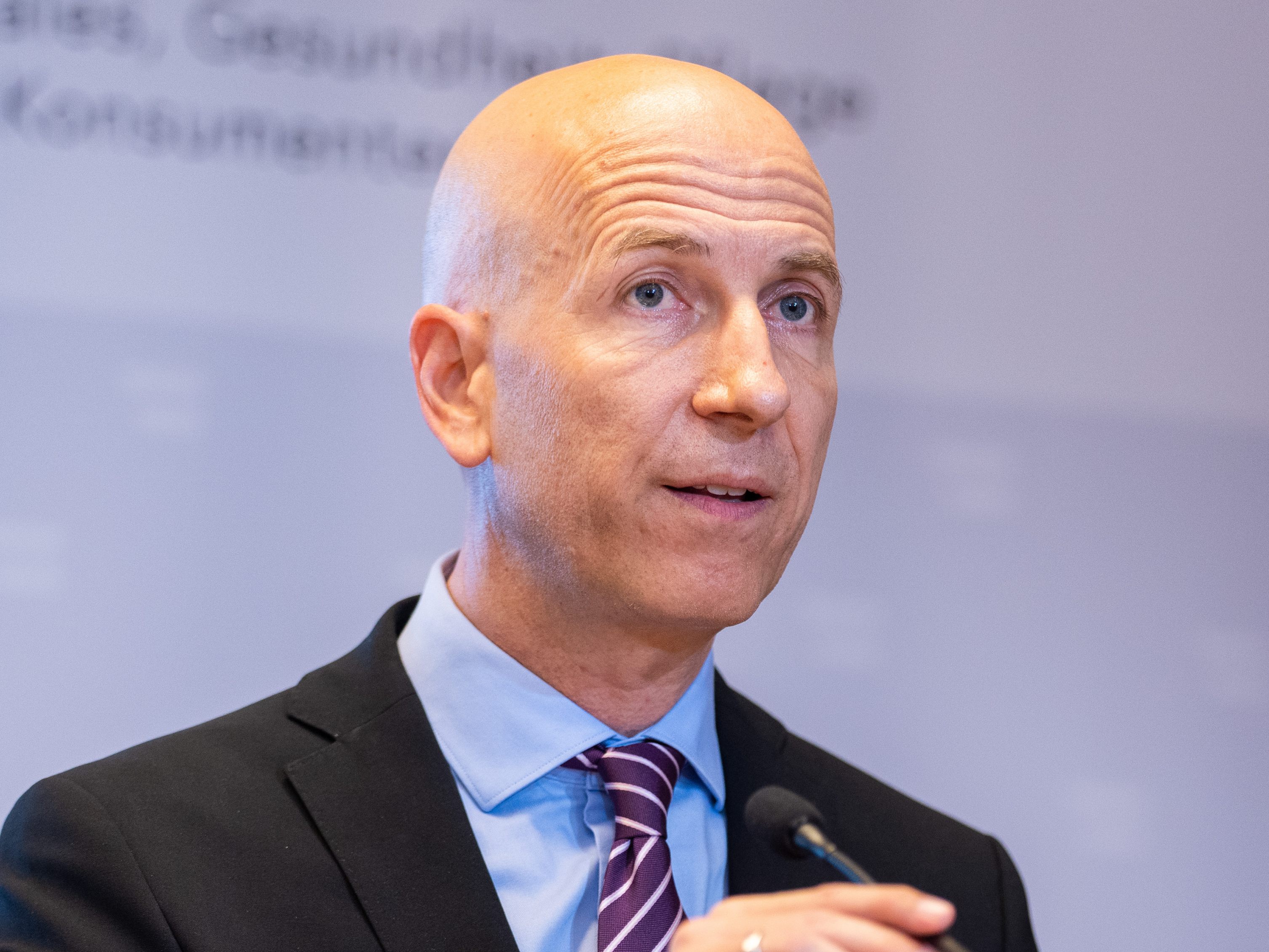 Laut Wirtschaftsminister Martin Kocher (ÖVP) würde ein Gaspreis-Deckel für Unternehmen nicht funktionieren. Laut Wirtschaftsminister Martin Kocher (ÖVP) würde ein Gaspreis-Deckel für Unternehmen nicht funktionieren.