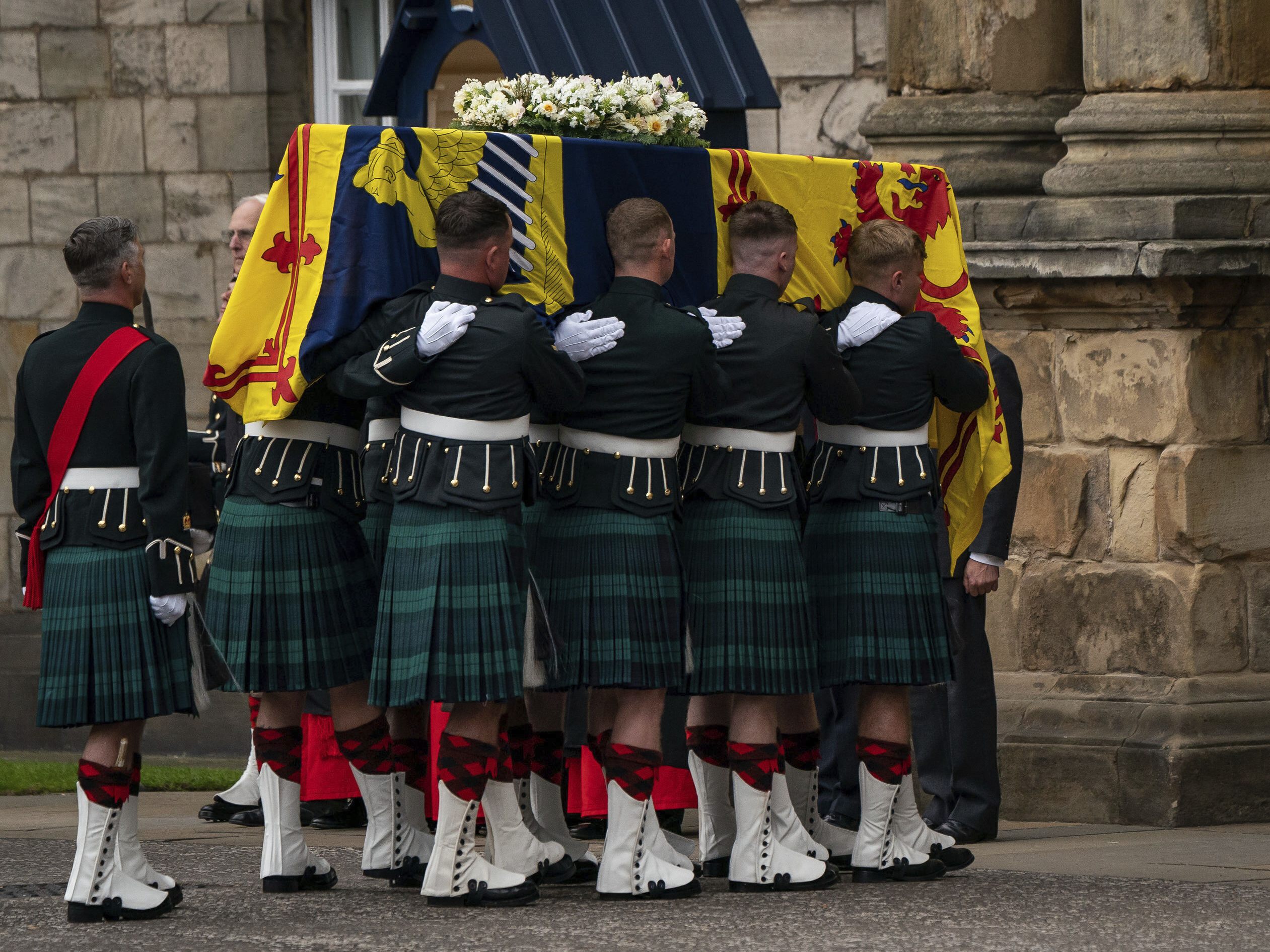 Der Sarg der Queen wird ab Mittwoch in der Westminster Hall aufgebahrt. Der Sarg der Queen wird ab Mittwoch in der Westminster Hall aufgebahrt.