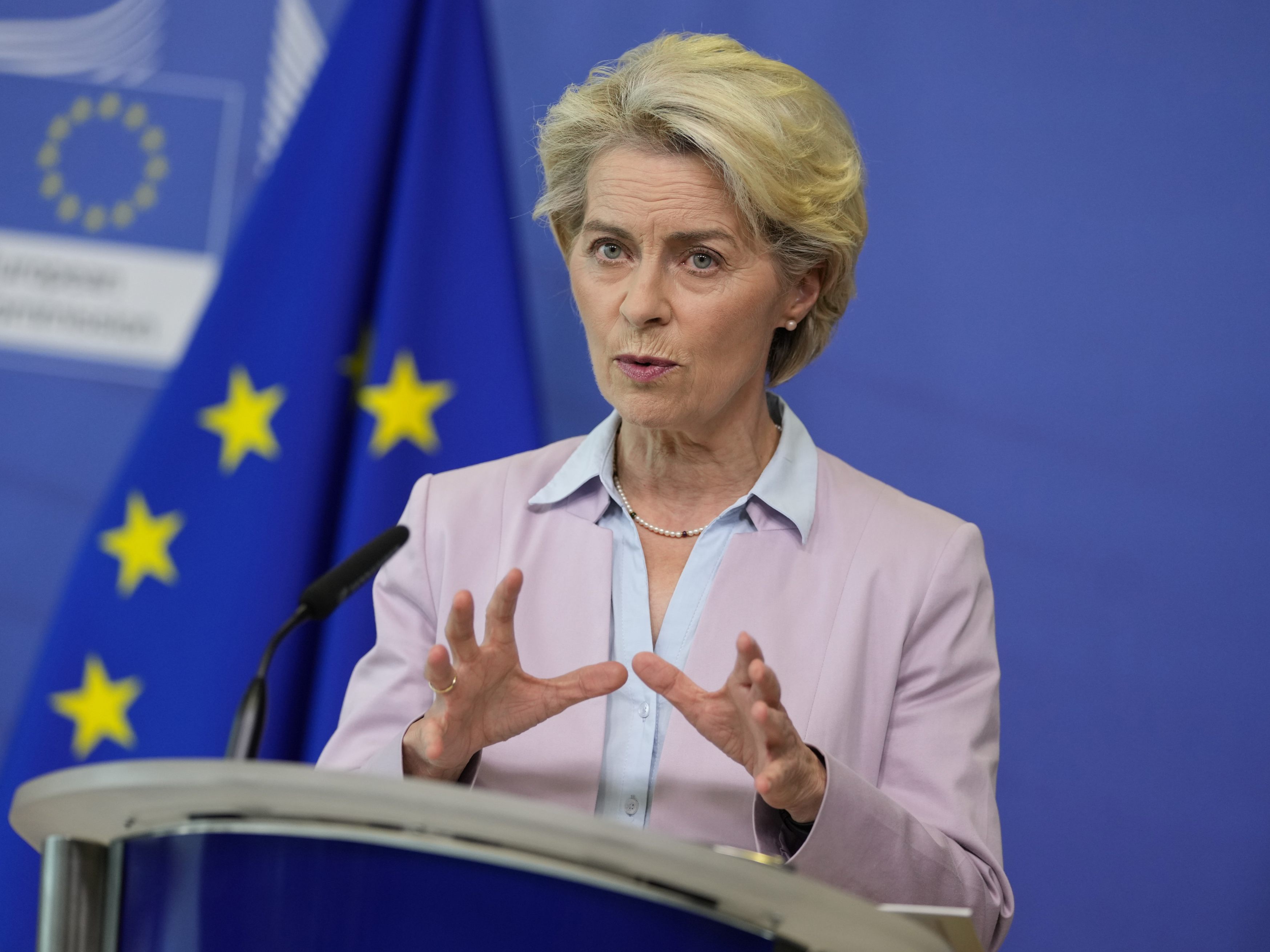 Laut Kommissionspräsidentin Ursula von der Leyen ist das Ziel, Einfluss zu nehmen auf den Elektrizitätspreis. Laut Kommissionspräsidentin Ursula von der Leyen ist das Ziel, Einfluss zu nehmen auf den Elektrizitätspreis.
