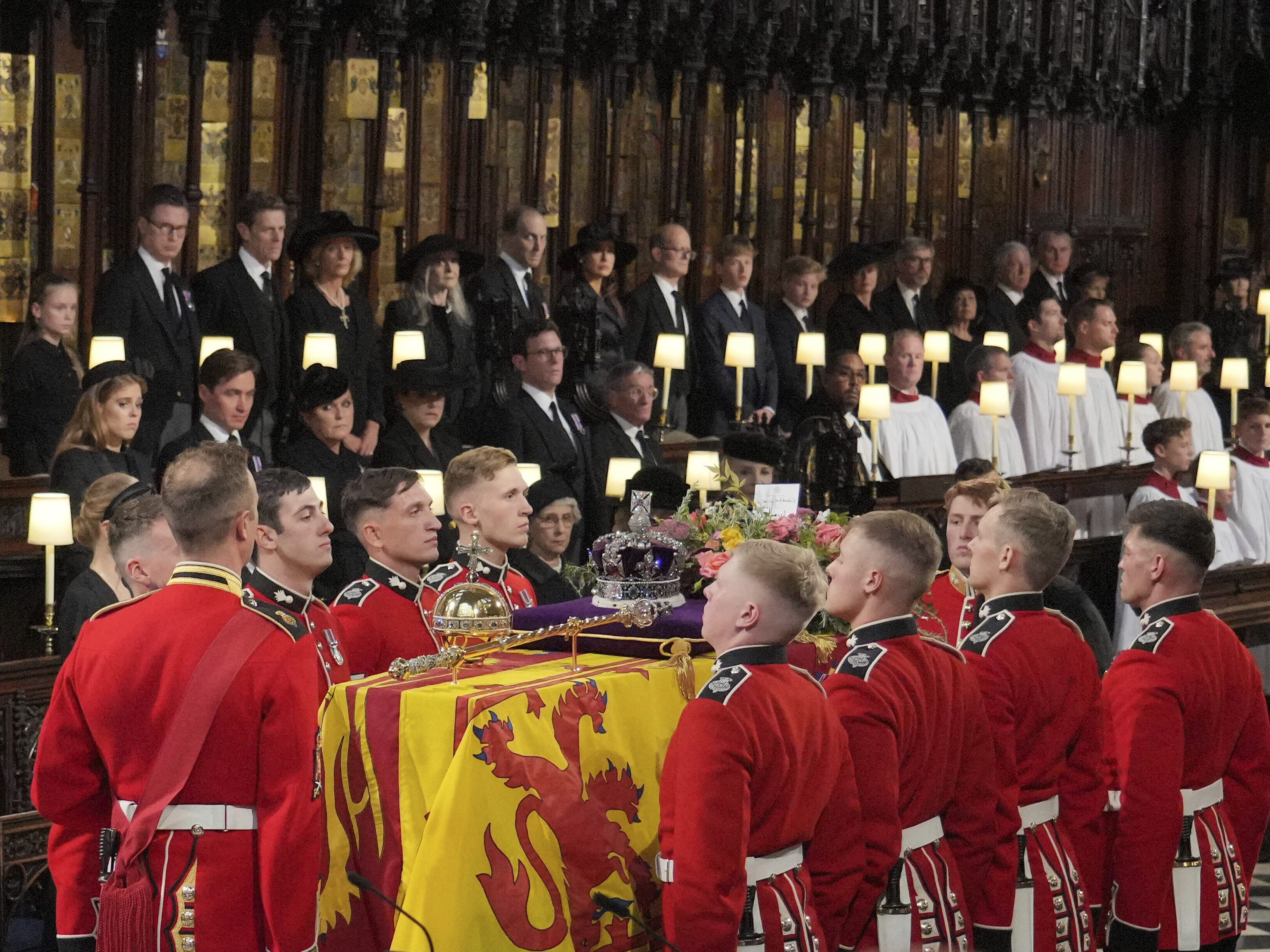 Das Bild zeigt den Sarg von Queen Elizabeth II.