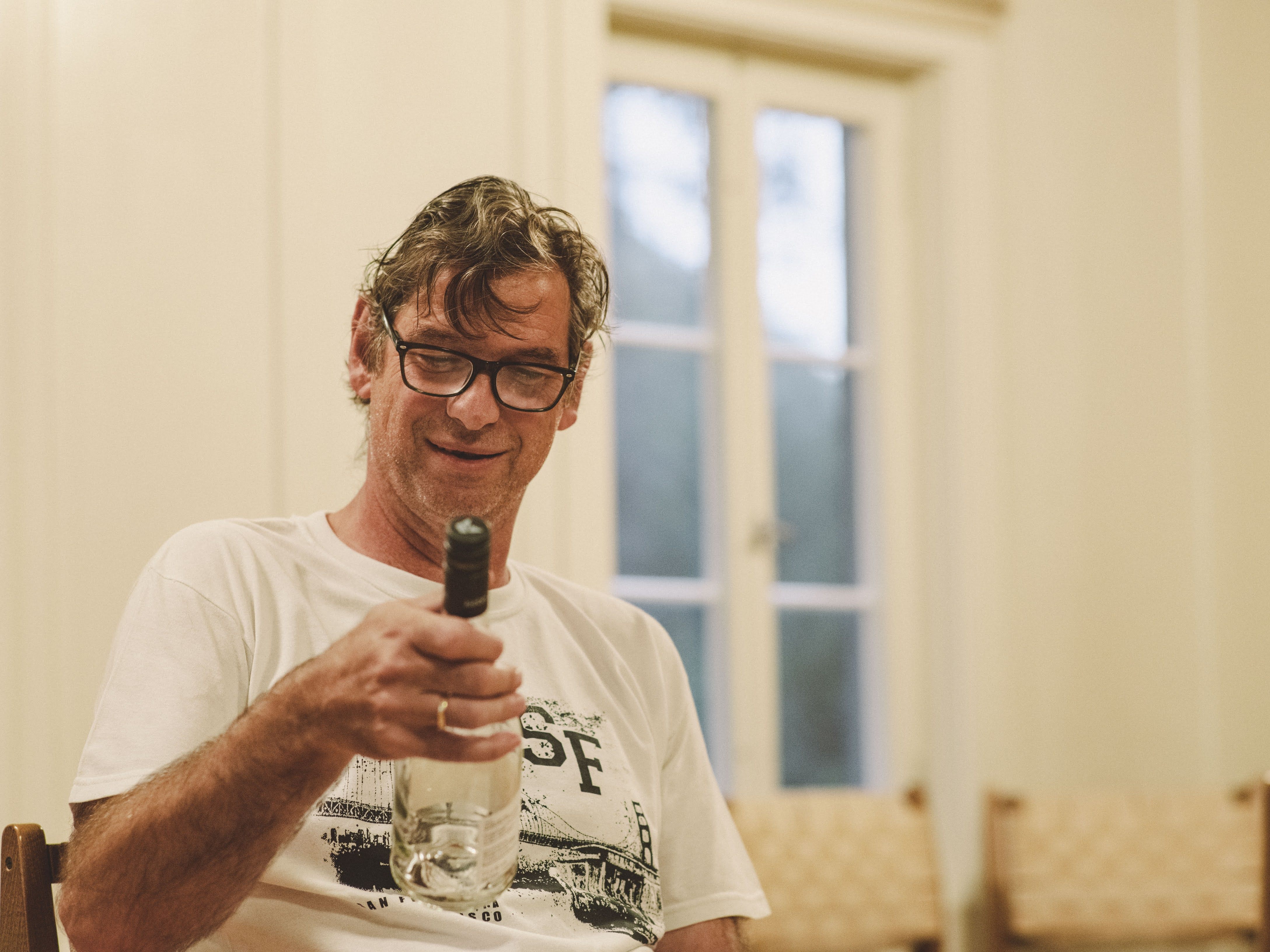 Die Weinprobe von Stefan Vögel (Aufnahme der aktuellen Probenarbeit) Die Weinprobe von Stefan Vögel (Aufnahme der aktuellen Probenarbeit)