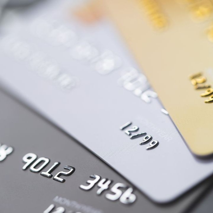 Unzulässige Klauseln bei Card Complete.