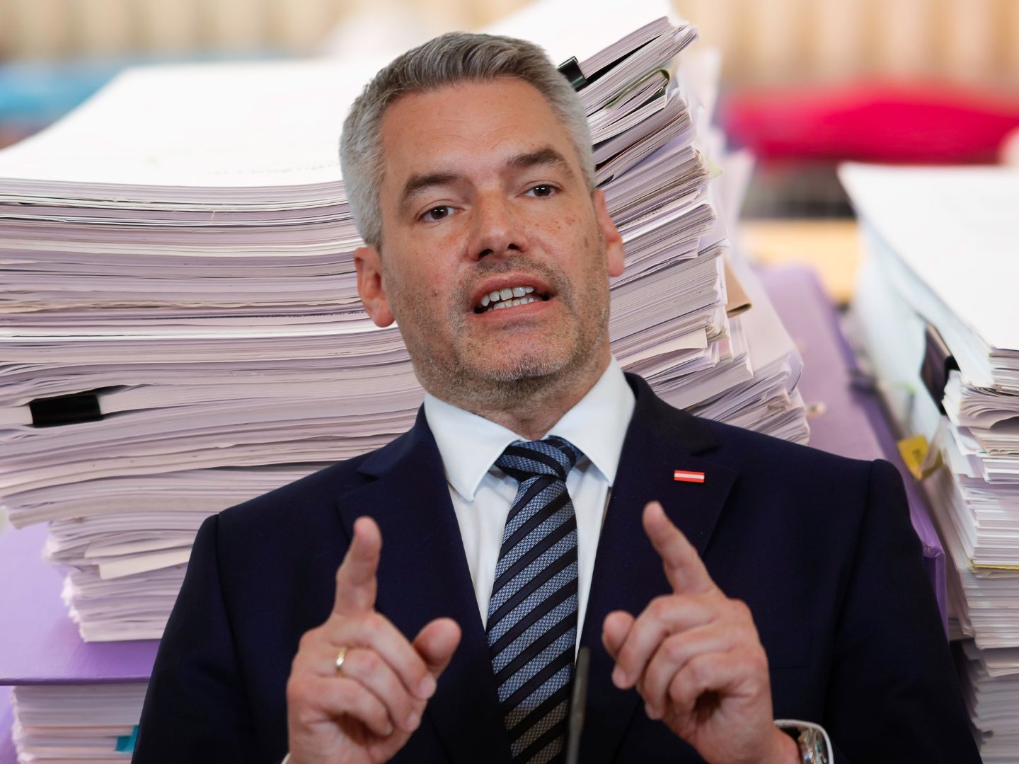 Gibt vorerst keine Unterlagen raus: Karl Nehammer.