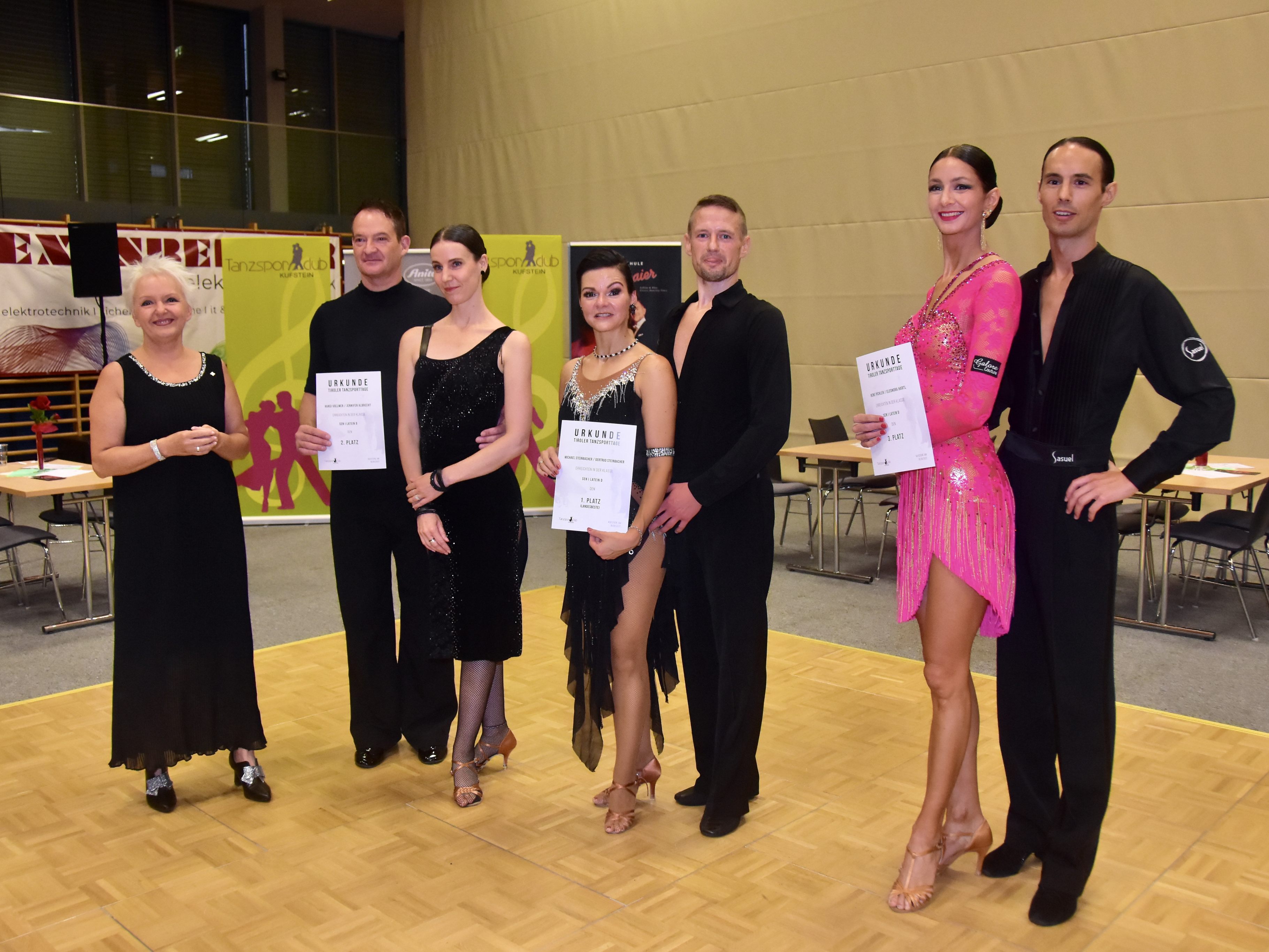 Rechts im Bild: „Lady in Pink“ Eleonora Hartl und „Man in Black“ Rene Pichler