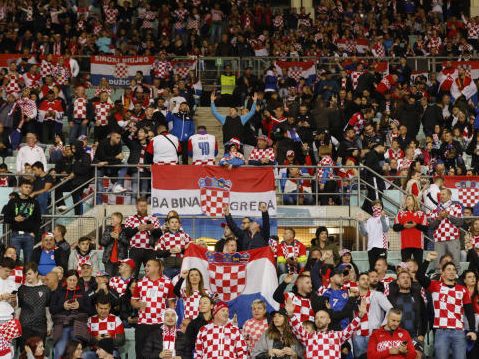 Die Mehrheit der kroatischen Fans verhielt sich vorbildlich, aber ein paar fielen negativ auf. Die Mehrheit der kroatischen Fans verhielt sich vorbildlich, aber ein paar fielen negativ auf.