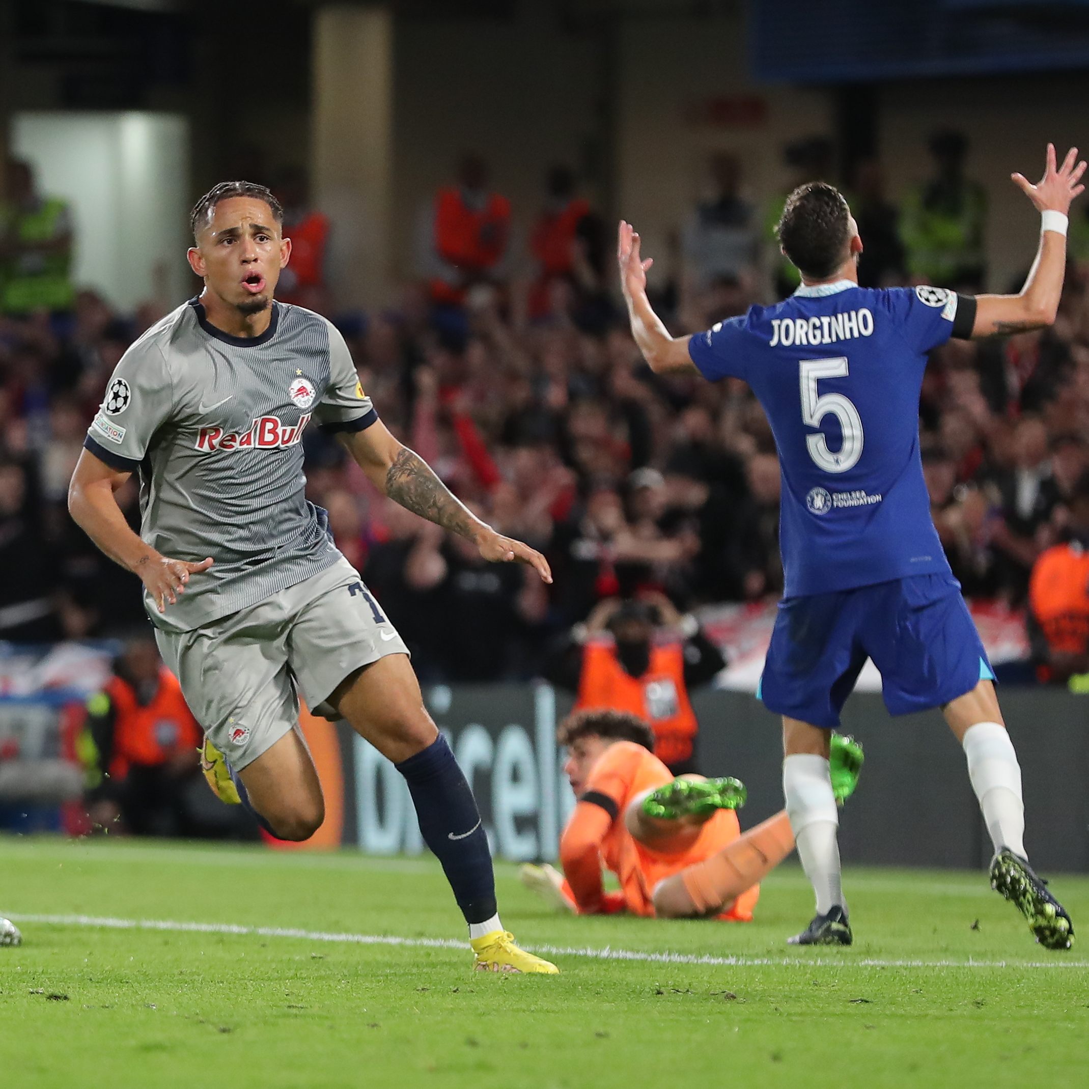 Noah Okafor sicherte Salzburg mit seinem Treffer einen Punkt in London.