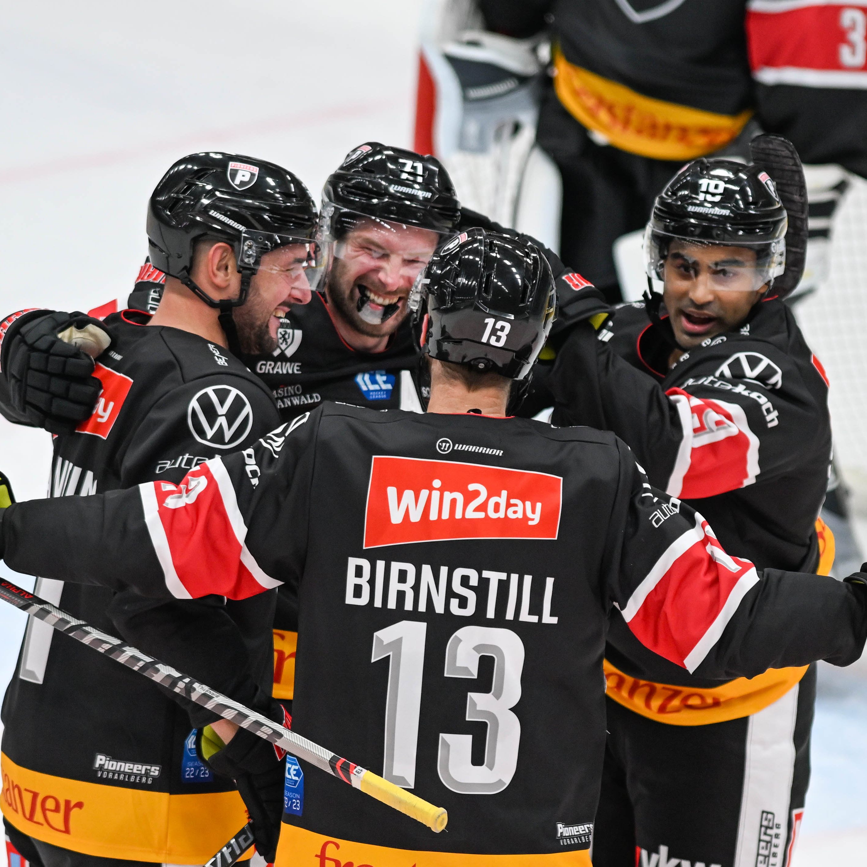 Die Pioneers jubelten gleich im ersten Heimspiel über einen vollen Erfolg.