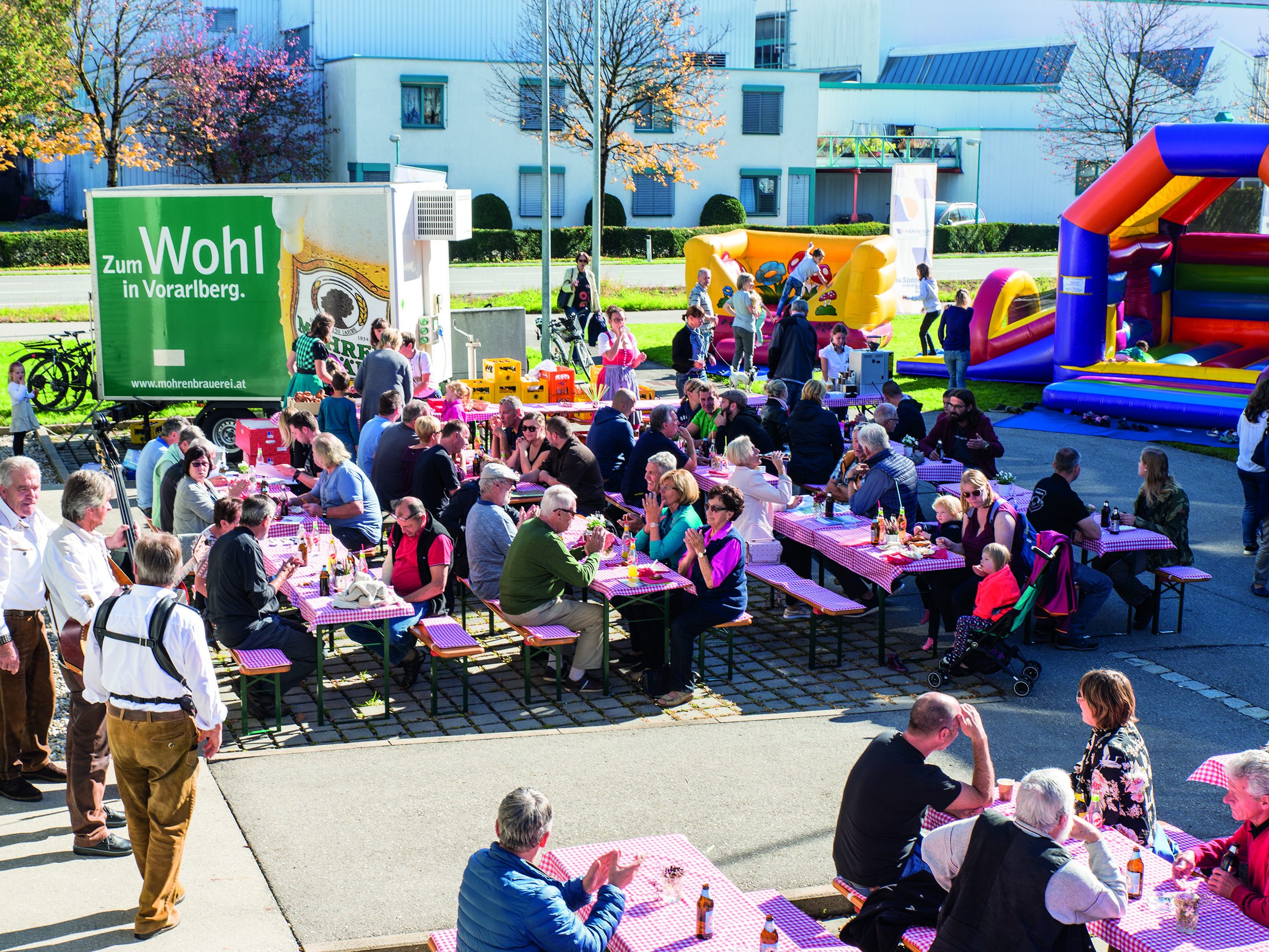 Photovoltaik-Marktführer Hansesun erwartet zum sechsten Sonnenwiesenfest in Röthis wieder um die 1.000 interessierte Besucherinnen und Besucher.