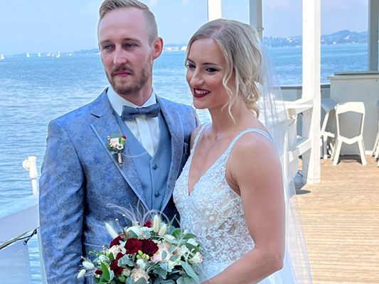 Das frisch vermählte Paar Alexandra und Patrick Das frisch vermählte Paar Alexandra und Patrick