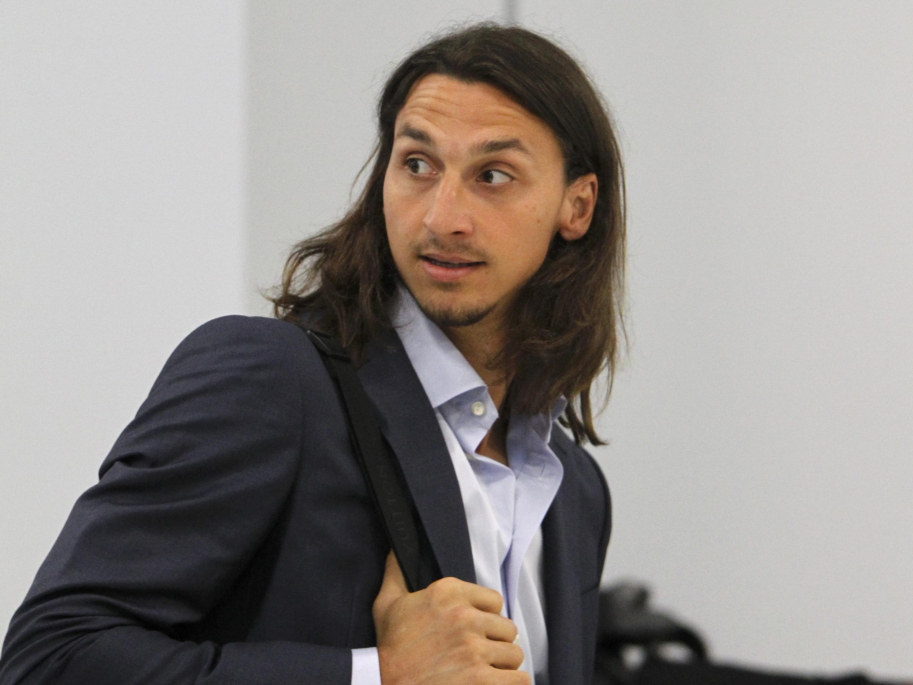 Der schwedische Fußball-Star Zlatan Ibrahimovic versucht sich im Asterix und Obelix-Film als Schauspieler. Der schwedische Fußball-Star Zlatan Ibrahimovic versucht sich im Asterix und Obelix-Film als Schauspieler.