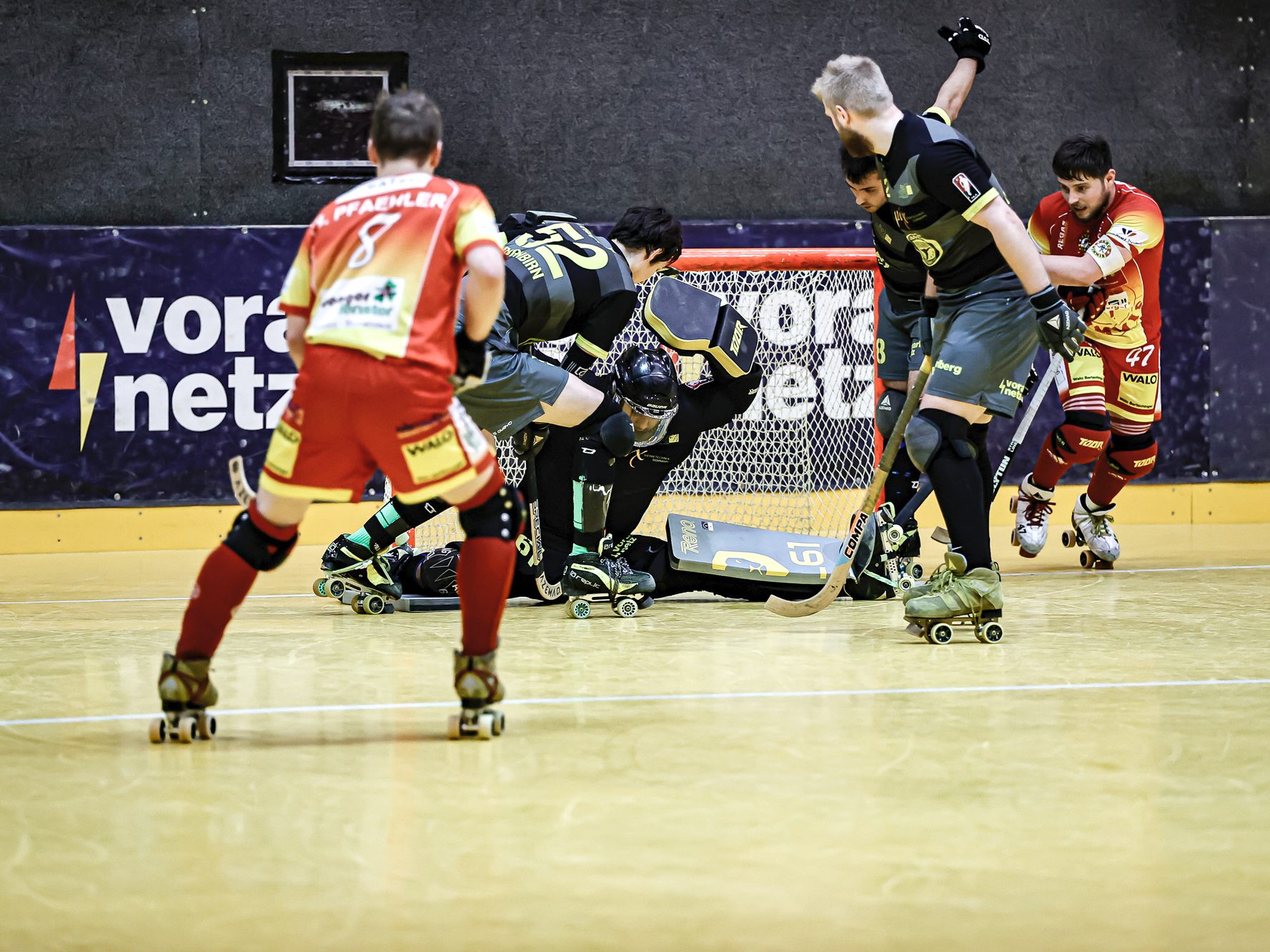 Mit einem Mix-Team testete der RHC Dornbirn noch einmal beim Wimmis Cup, bevor in Kürze die Rollhockey-Meisterschaft startet. Mit einem Mix-Team testete der RHC Dornbirn noch einmal beim Wimmis Cup, bevor in Kürze die Rollhockey-Meisterschaft startet.
