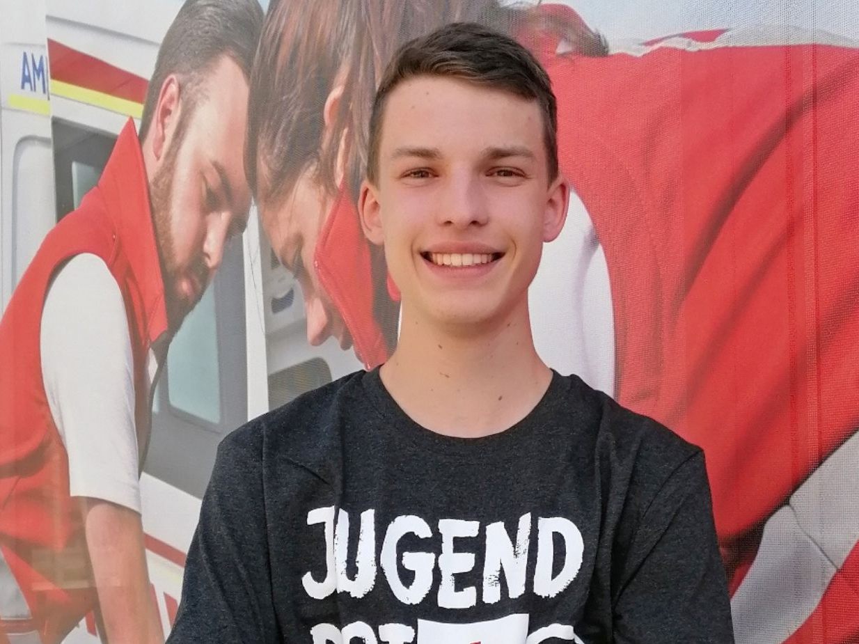 Kevin Klocker konnte sein Erste-Hilfe-Wissen, das er sich als Jugendrotkreuz-Mitglied aneignen konnte, schon einsetzen. Es bestärkte ihn auch den Rotkreuz Weg weiter zu gehen.