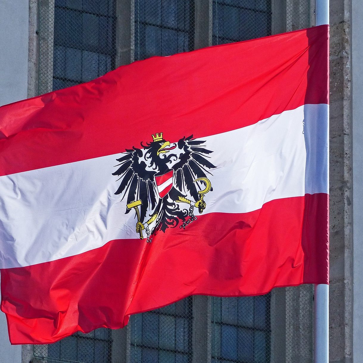 Die Schulden steigen, das Defizit sank deutlich.