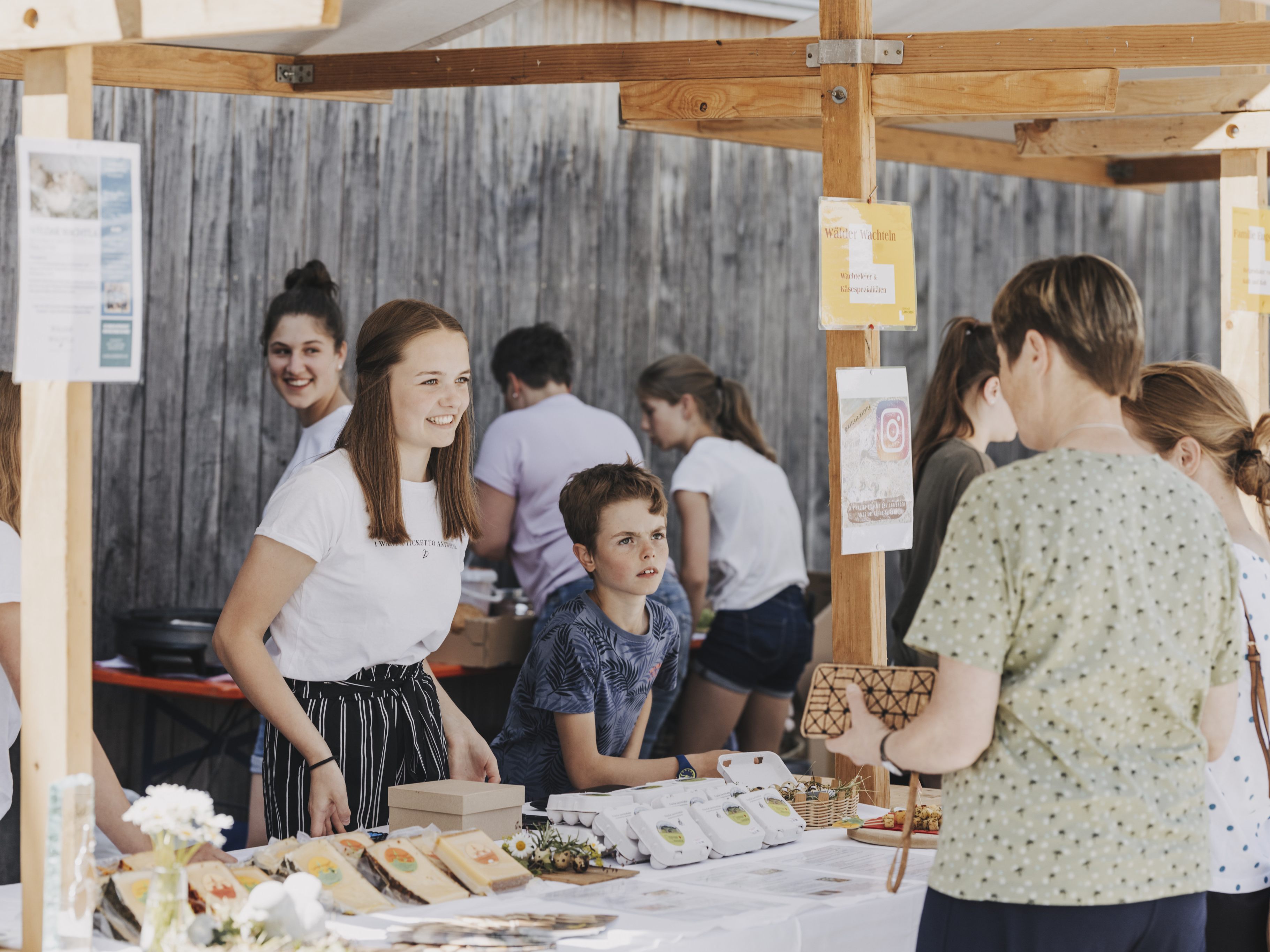 Das Dorf-Märtle punktet mit Langeneger Qualitätsprodukten und einem bunten Rahmenprogramm. Das Dorf-Märtle punktet mit Langeneger Qualitätsprodukten und einem bunten Rahmenprogramm.