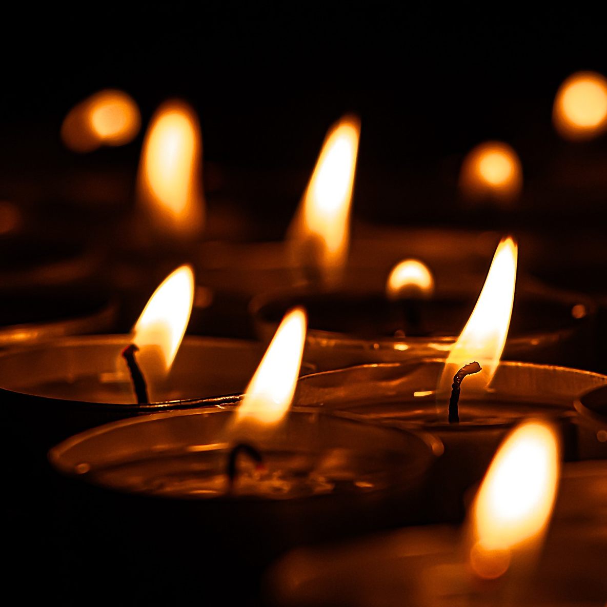 Der DIY-Teelicht-Ofen liegt momentan im Trend. Aber ist er wirklich eine Alternative zum Heizen?