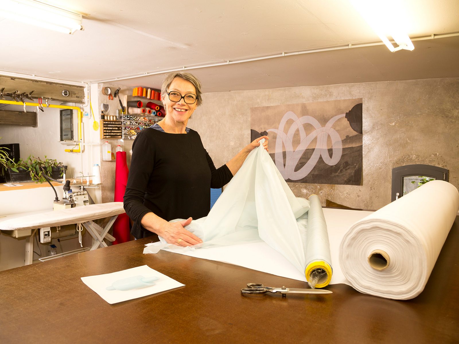 Künstlerin Carmen Pfanner in ihrem Atelier.