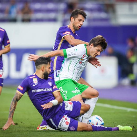 Surdanovic im Zweikampf