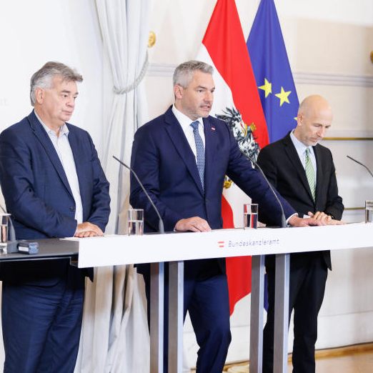 Die Regierung präsentierte am Mittwoch beim Pressefoyer nach dem Ministerrat den Energiekostenzuschuss für Unternehmen in Österreich.