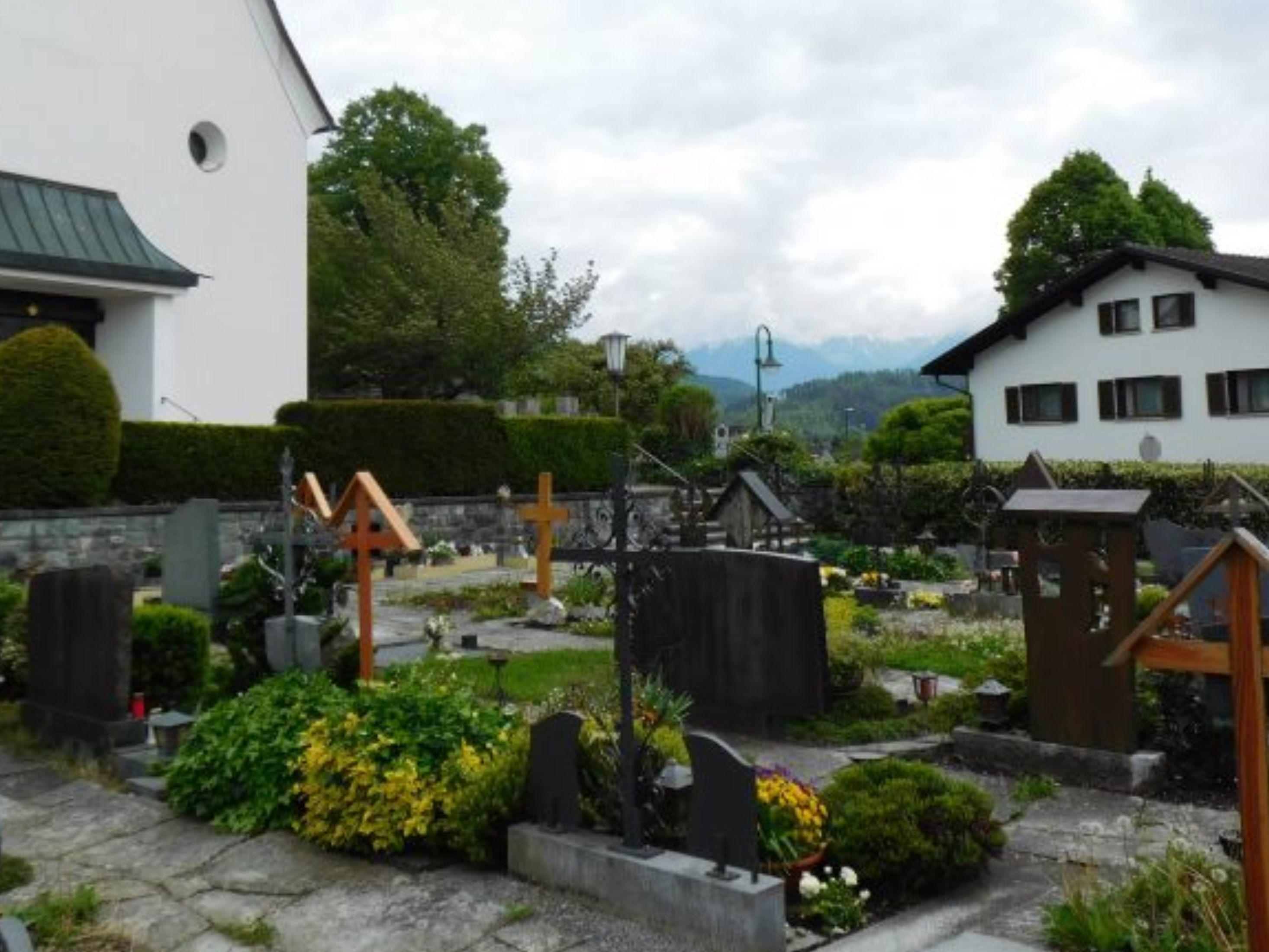 Die geplanten Maßnahmen am Röthner Friedhof werden nun zeitverzögert umgesetzt Die geplanten Maßnahmen am Röthner Friedhof werden nun zeitverzögert umgesetzt