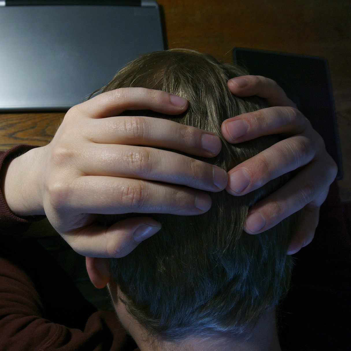 Experten warnen: Die Anzahl an Beratungsgesprächen zum Thema Suizid bei Jugendlichen seien "alarmierend hoch".