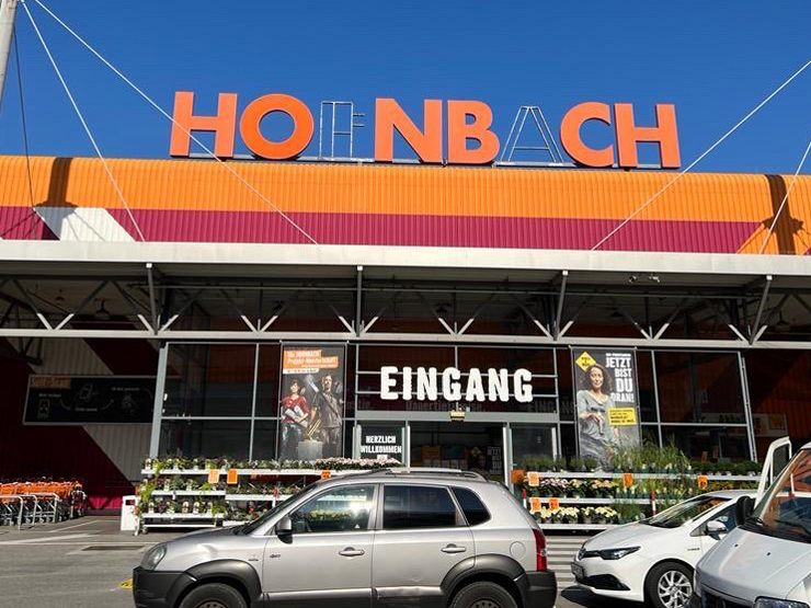 Die Buchstaben-Diebe schlugen auch bei der Hornbach-Filiale in Wien Stadlau zu. Die Buchstaben-Diebe schlugen auch bei der Hornbach-Filiale in Wien Stadlau zu.
