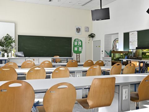 Missbrauch durch Wiener Lehrer offenbar auch im Schulbereich. Missbrauch durch Wiener Lehrer offenbar auch im Schulbereich.