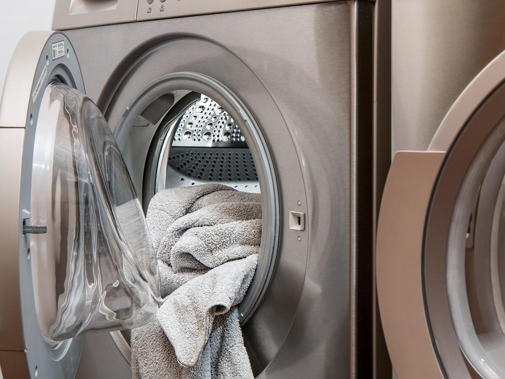 Mit diesen Tipps kann man beim Wäschewaschen Strom sparen.