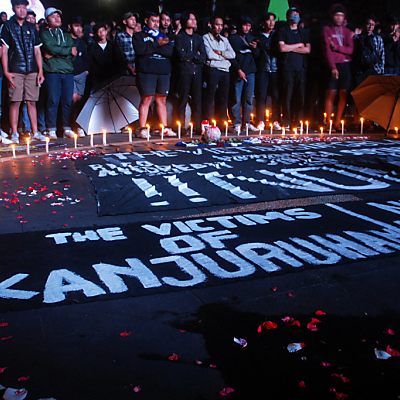 Trauer nach Tragödie in Fußballstadion
