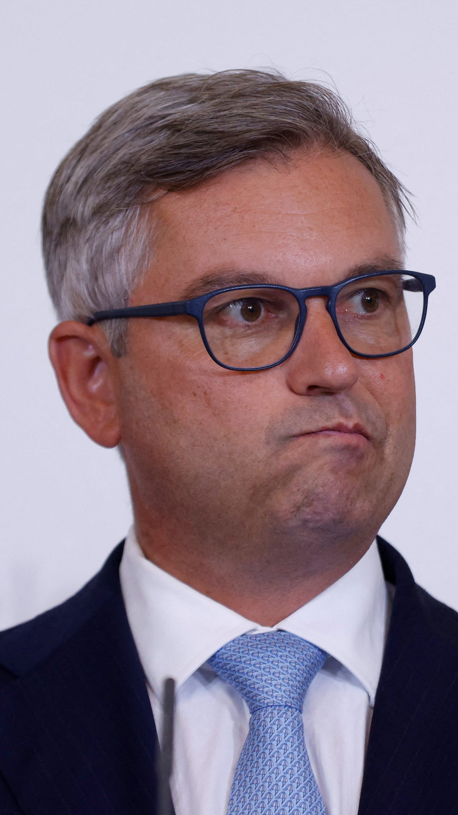 Finanzminister Magnus Brunner (ÖVP) legte vergangenen Mittwoch das Budget vor. Es zeigt sich, dass Österreichs Haushalt durch hohe Schulden und Zinsen stark belastet ist.