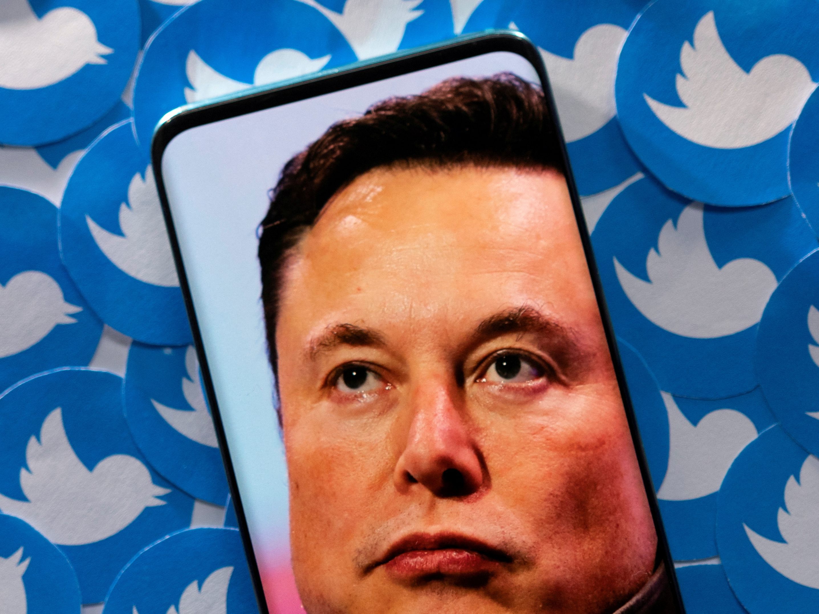 Elon Musk schließt die Twitter-Übernahme ab. Elon Musk schließt die Twitter-Übernahme ab.