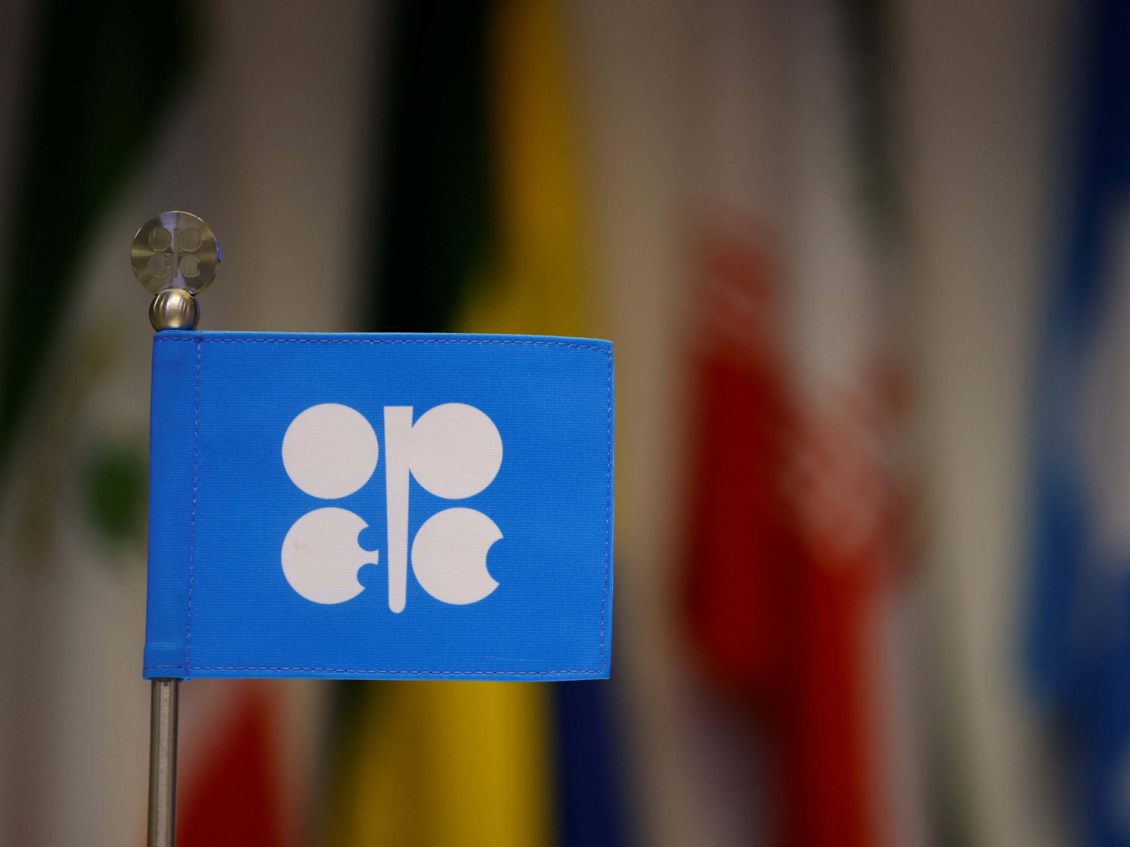 Die OPEC+ einigt sich angeblich auf eine Drosselung der Ölförderung. Die OPEC+ einigt sich angeblich auf eine Drosselung der Ölförderung.