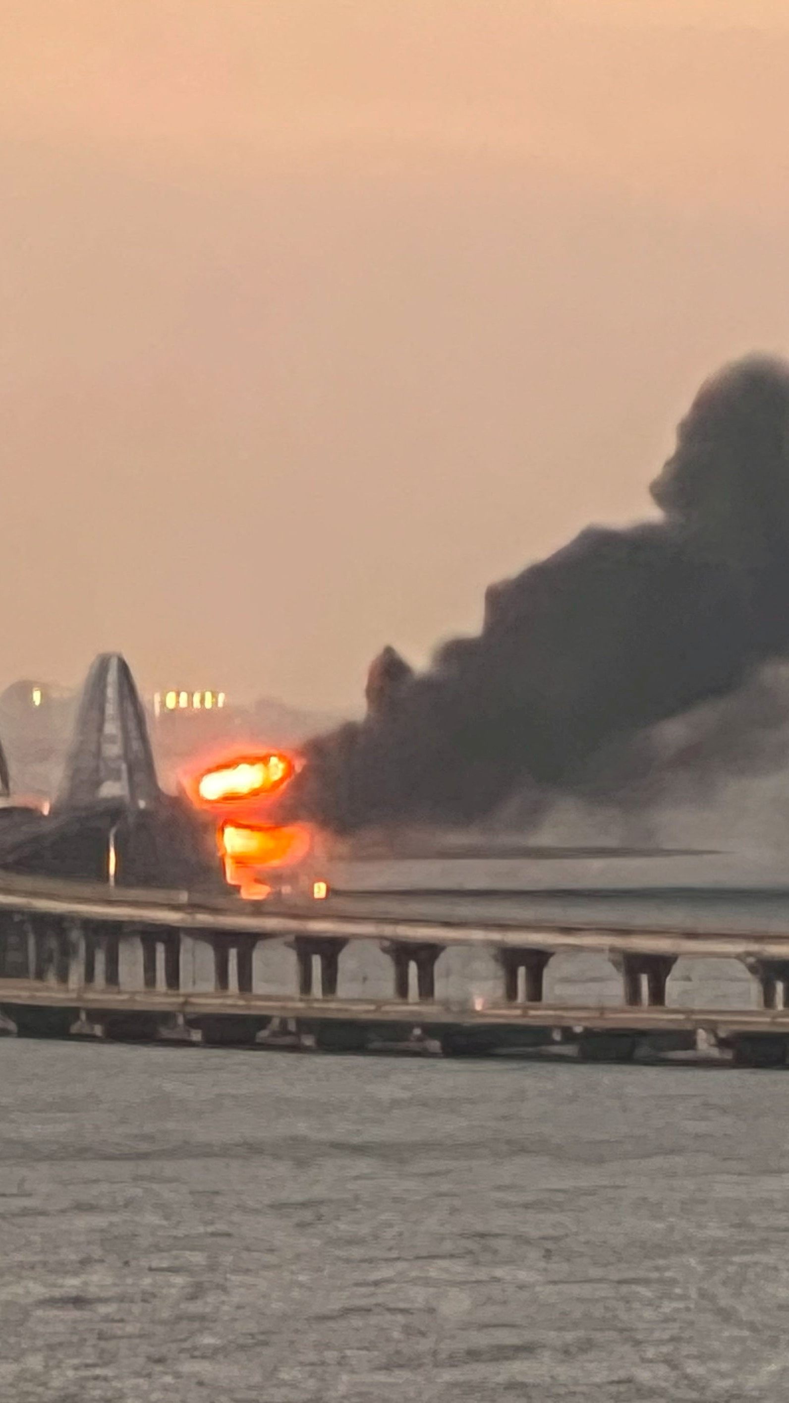 Rückschlag für Putin: Die Explosion auf der Krim-Brücke.