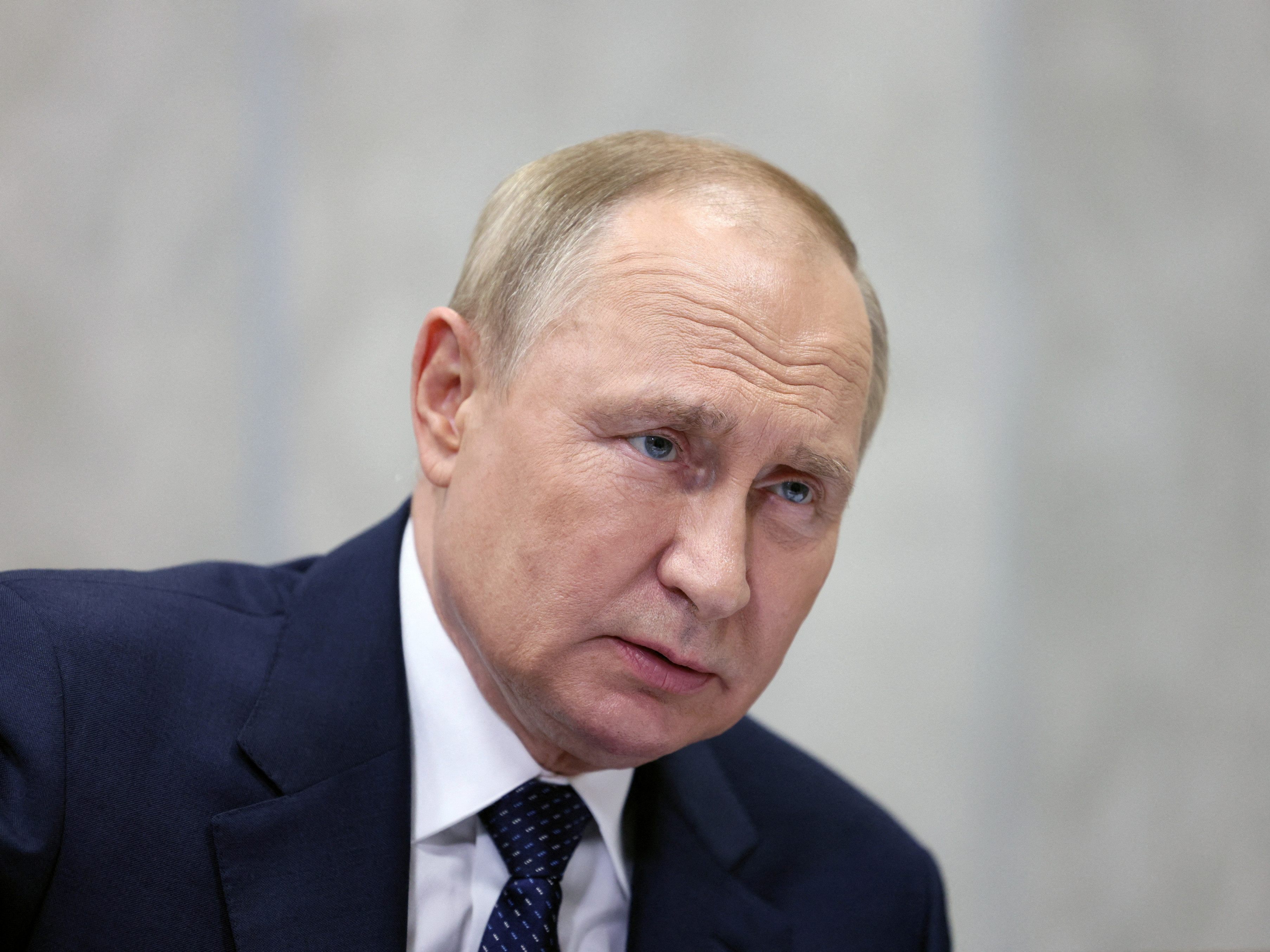 Die NATO-Staaten beraten über den Umgang mit Putins Atomdrohungen. Die NATO-Staaten beraten über den Umgang mit Putins Atomdrohungen.