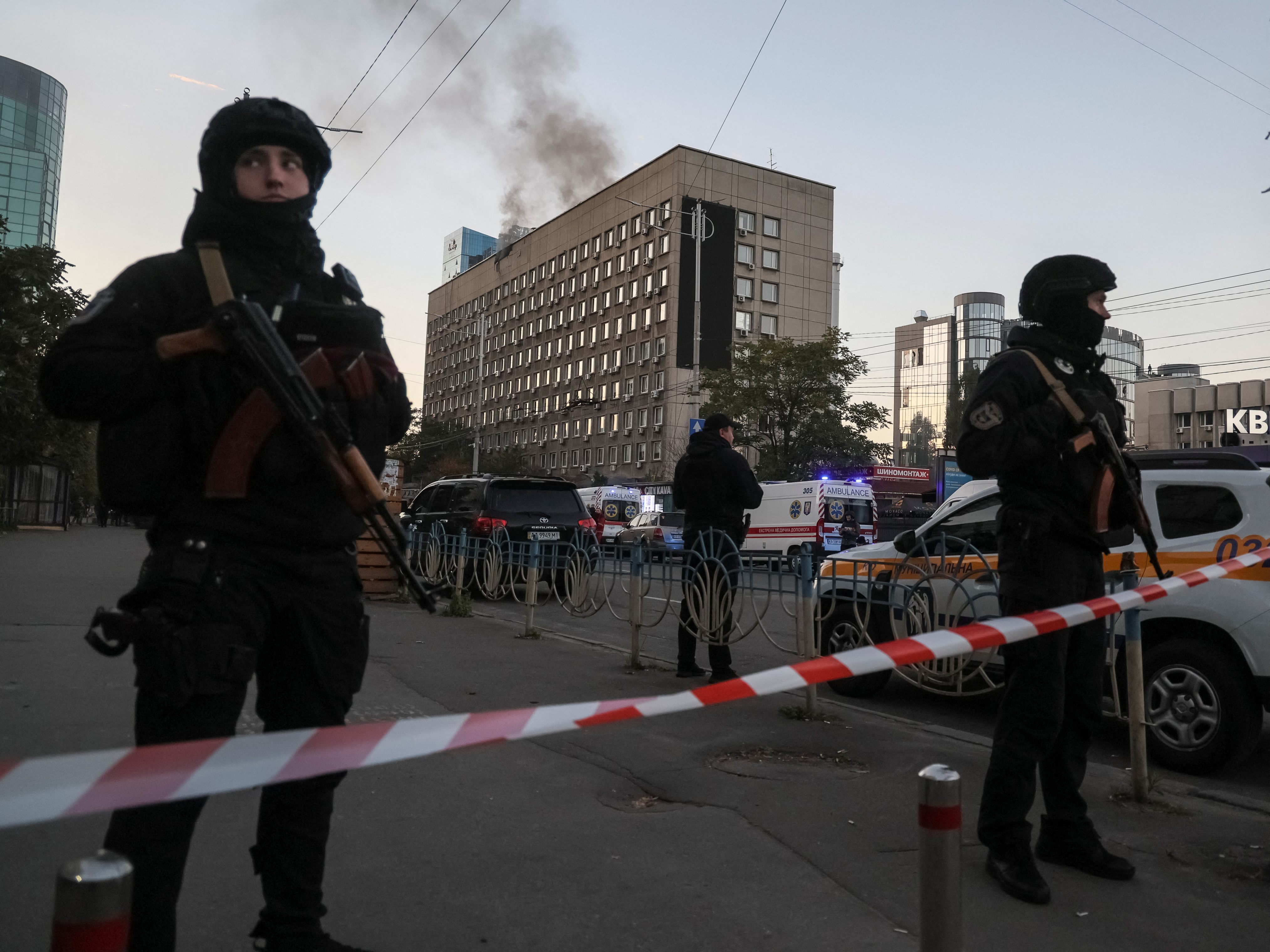 Politikwissenschafter Mangott hält weitere russische Angriffe auf kritische Infrastruktur in der Ukraine für wahrscheinlich. Politikwissenschafter Mangott hält weitere russische Angriffe auf kritische Infrastruktur in der Ukraine für wahrscheinlich.