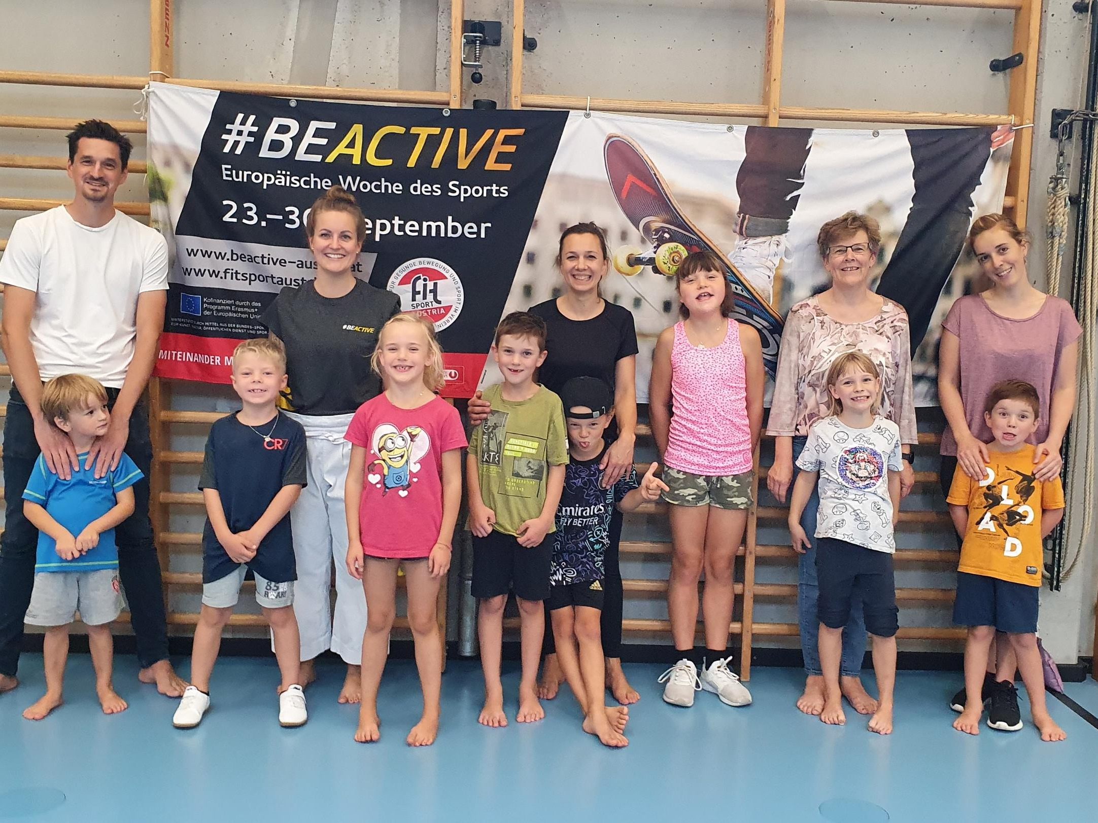 Ein Teil unserer begeisterten Truppe mit Trainerin Jessi Hohl Ein Teil unserer begeisterten Truppe mit Trainerin Jessi Hohl