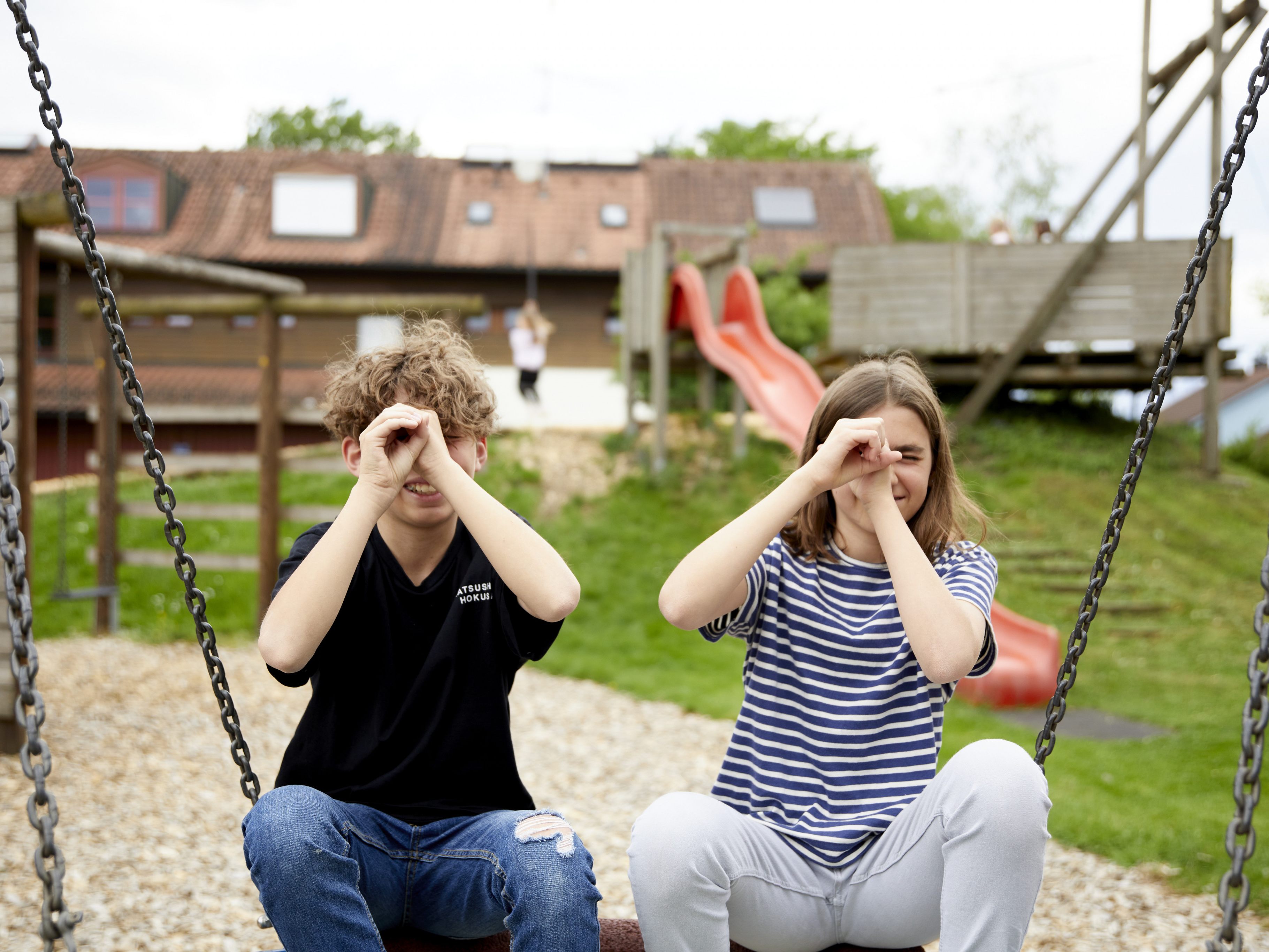 Als Sozialpädagoge:in Kindern und Jugendlichen neue Perspektiven schenken. Als Sozialpädagoge:in Kindern und Jugendlichen neue Perspektiven schenken.