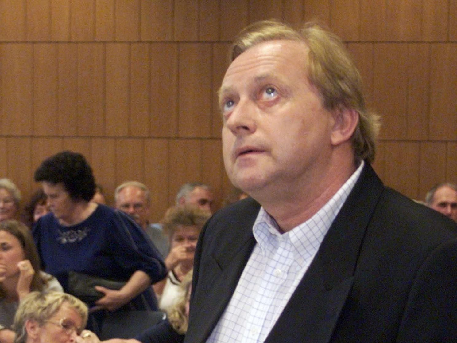 Starkoch Alfons Schubeck wurde vom Landesgericht München I zu drei Jahren und zwei Monaten Haft wegen Steuerhinterziehung verurteilt.