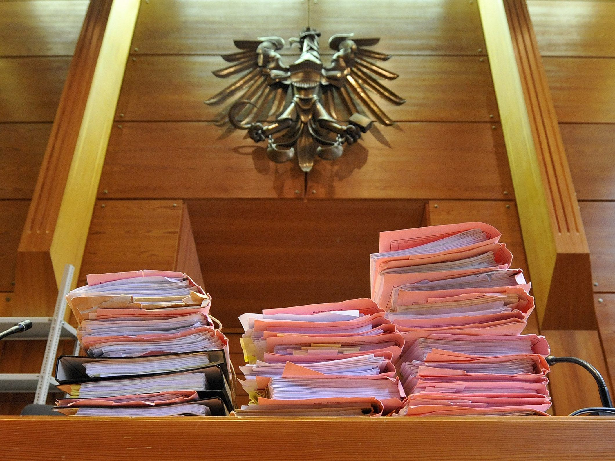 Der Prozess-Termin am Dienstag im Fall der 13-jährigen Leonie wurde, wegen Erkrankung der Richterin, abgesagt. Der Prozess-Termin am Dienstag im Fall der 13-jährigen Leonie wurde, wegen Erkrankung der Richterin, abgesagt.