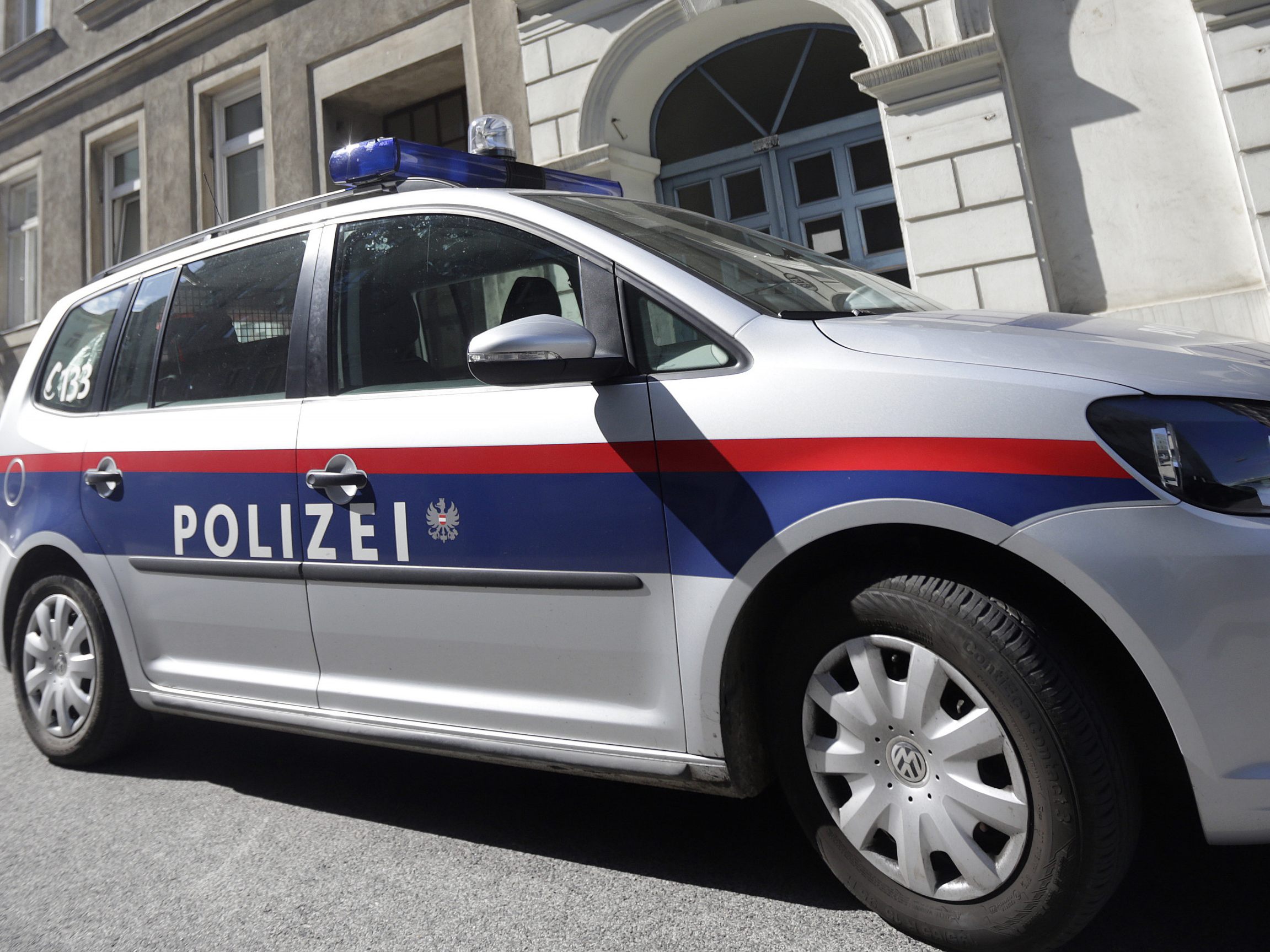 Die Polizei musste im 10. Wiener Bezirk wegen eines Familienstreits ausrücken. Die Polizei musste im 10. Wiener Bezirk wegen eines Familienstreits ausrücken.