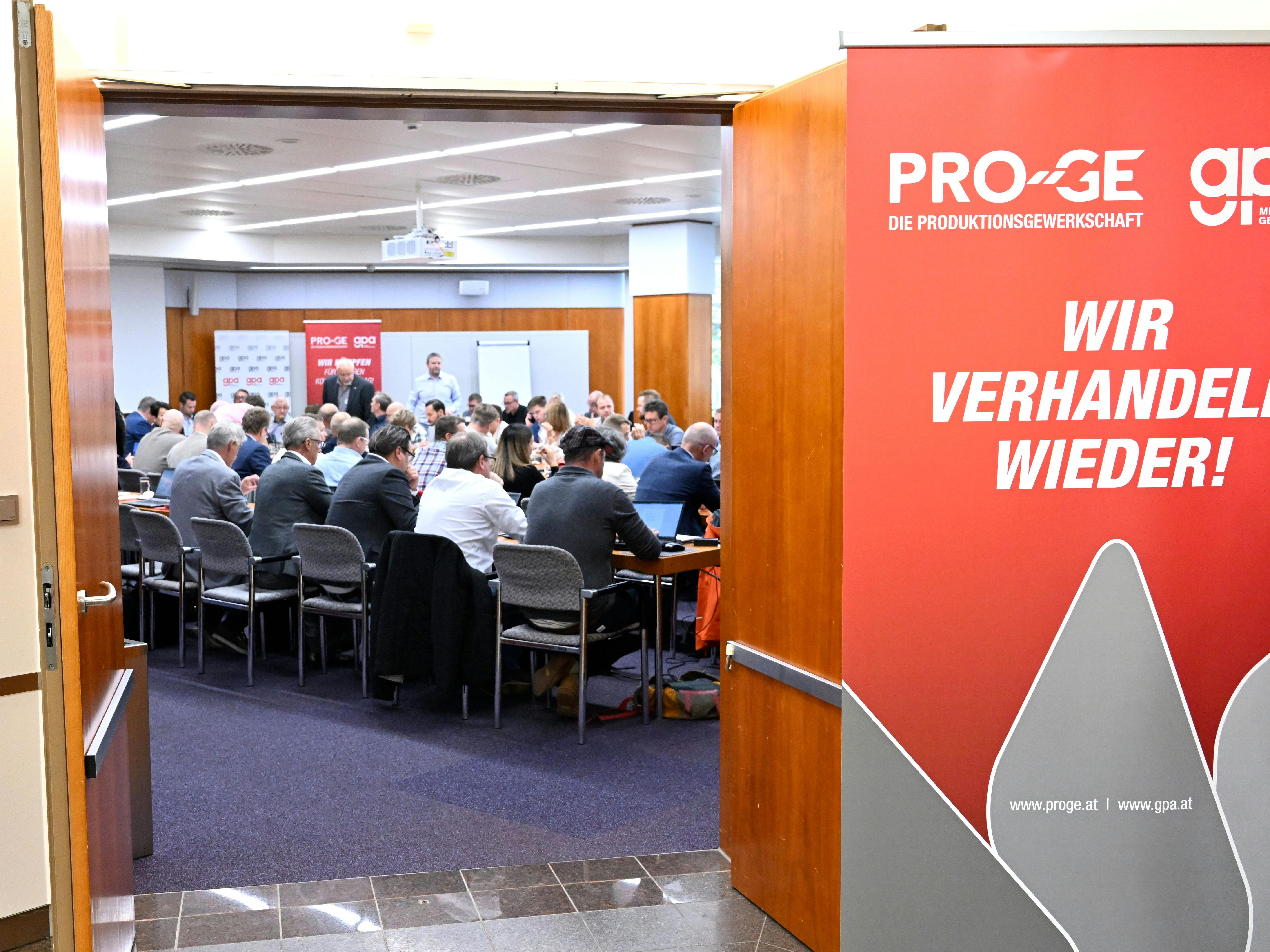 Metaller-KV - Arbeitgeber bieten nun 4,1 % plus Erfolgsbeteiligung.