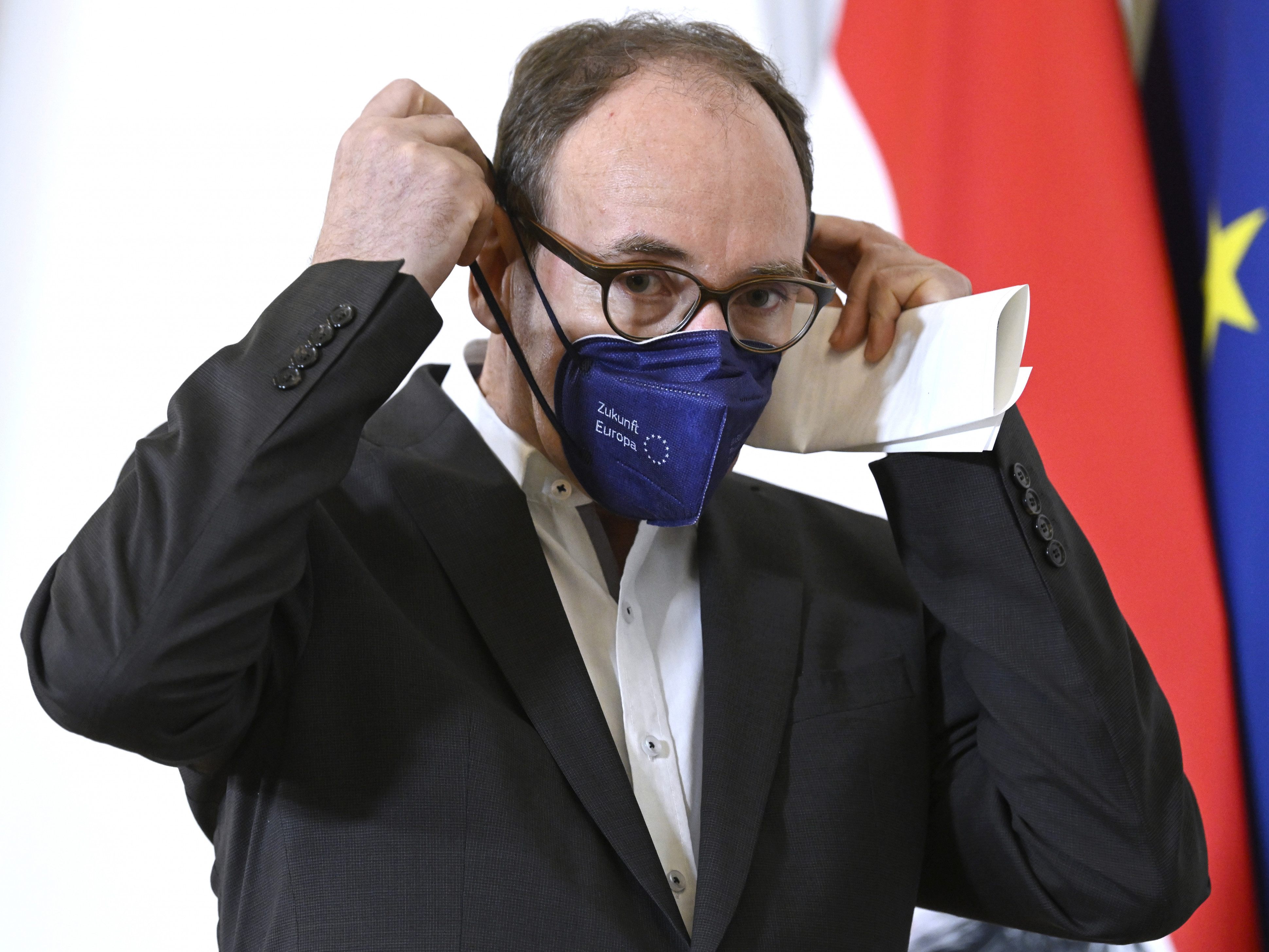 Gesundheitsminister Johannes Rauch (Grüne) hielt sich auch am Mittwoch zum Thema Corona-Maskenpflicht bedeckt. Gesundheitsminister Johannes Rauch (Grüne) hielt sich auch am Mittwoch zum Thema Corona-Maskenpflicht bedeckt.