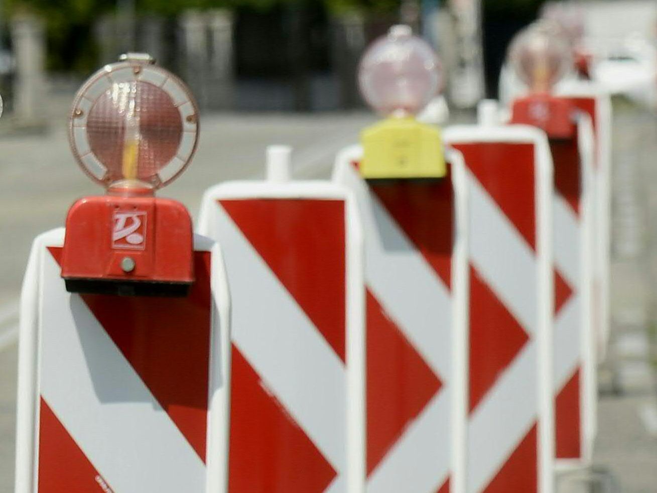 In Wien-Ottakring werden Gehsteiginstandsetzungsarbeiten durchgeführt. In Wien-Ottakring werden Gehsteiginstandsetzungsarbeiten durchgeführt.