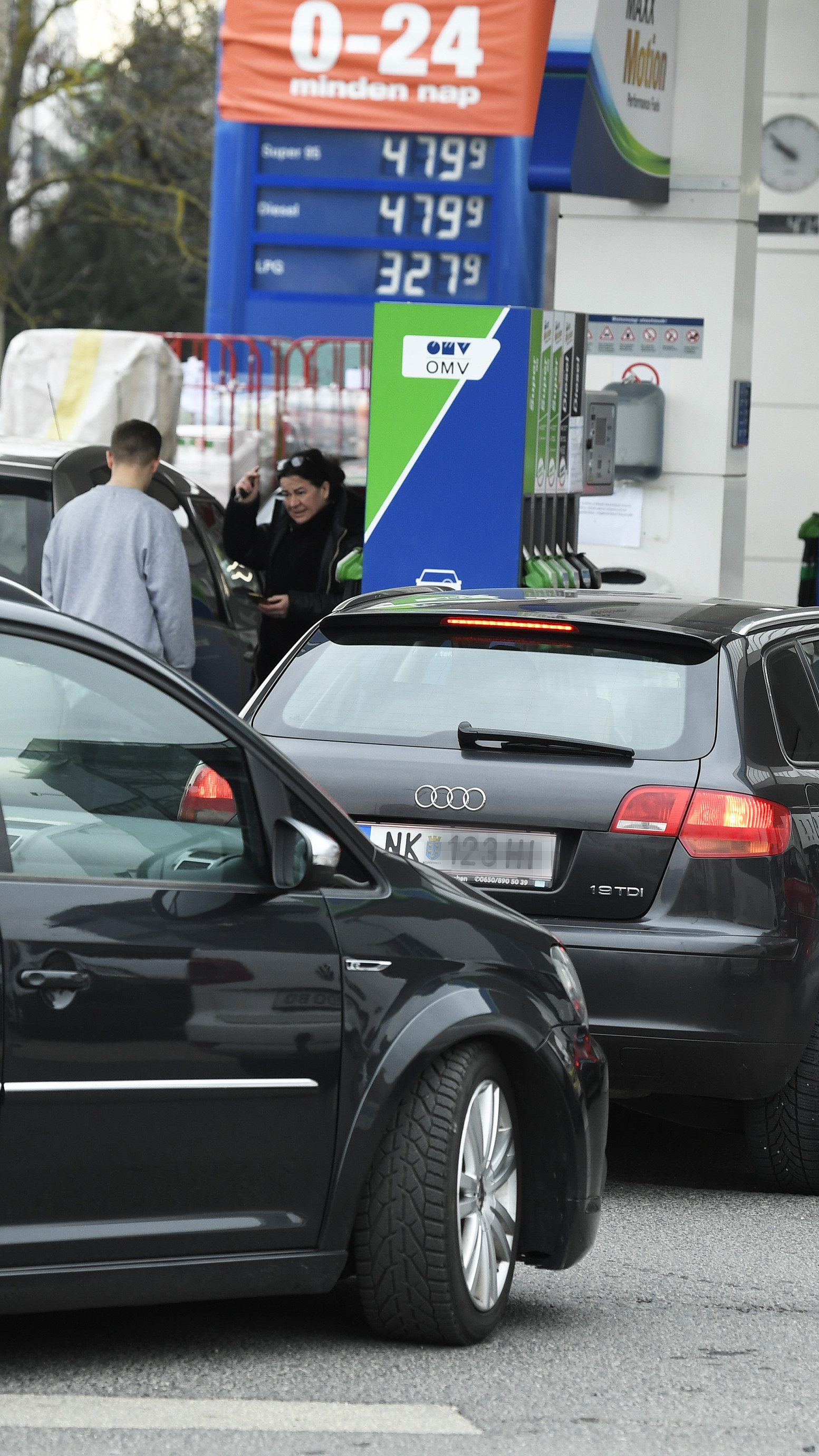 Die CO2-Bepreisung macht sich langsam an den Tankstellen bemerkbar.