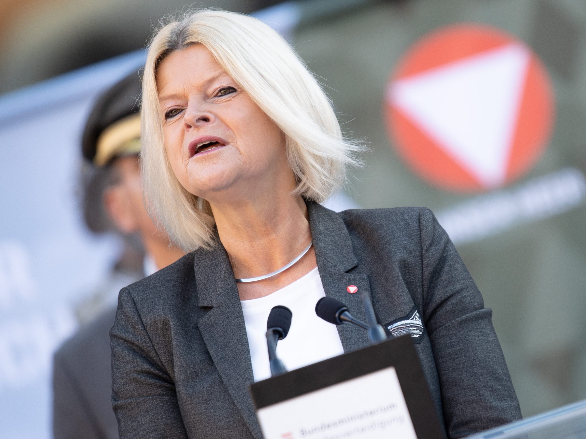 Verteidigungsministerin Klaudia Tanner schloss eine aktive Beteiligung Österreichs aus. Verteidigungsministerin Klaudia Tanner schloss eine aktive Beteiligung Österreichs aus.