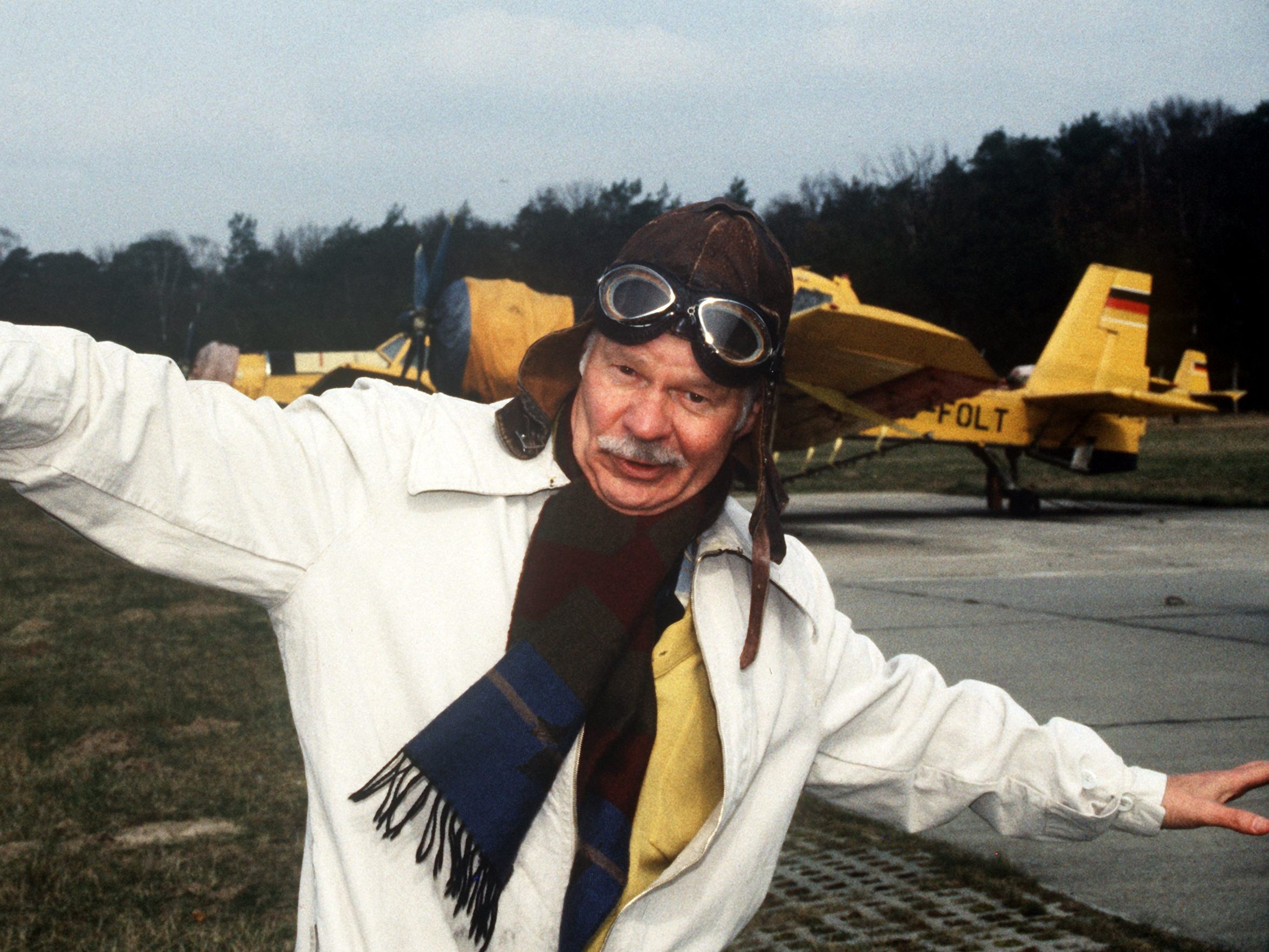 Karl May-Star Ralf Wolter strab mit 95 Jahren. Karl May-Star Ralf Wolter strab mit 95 Jahren.