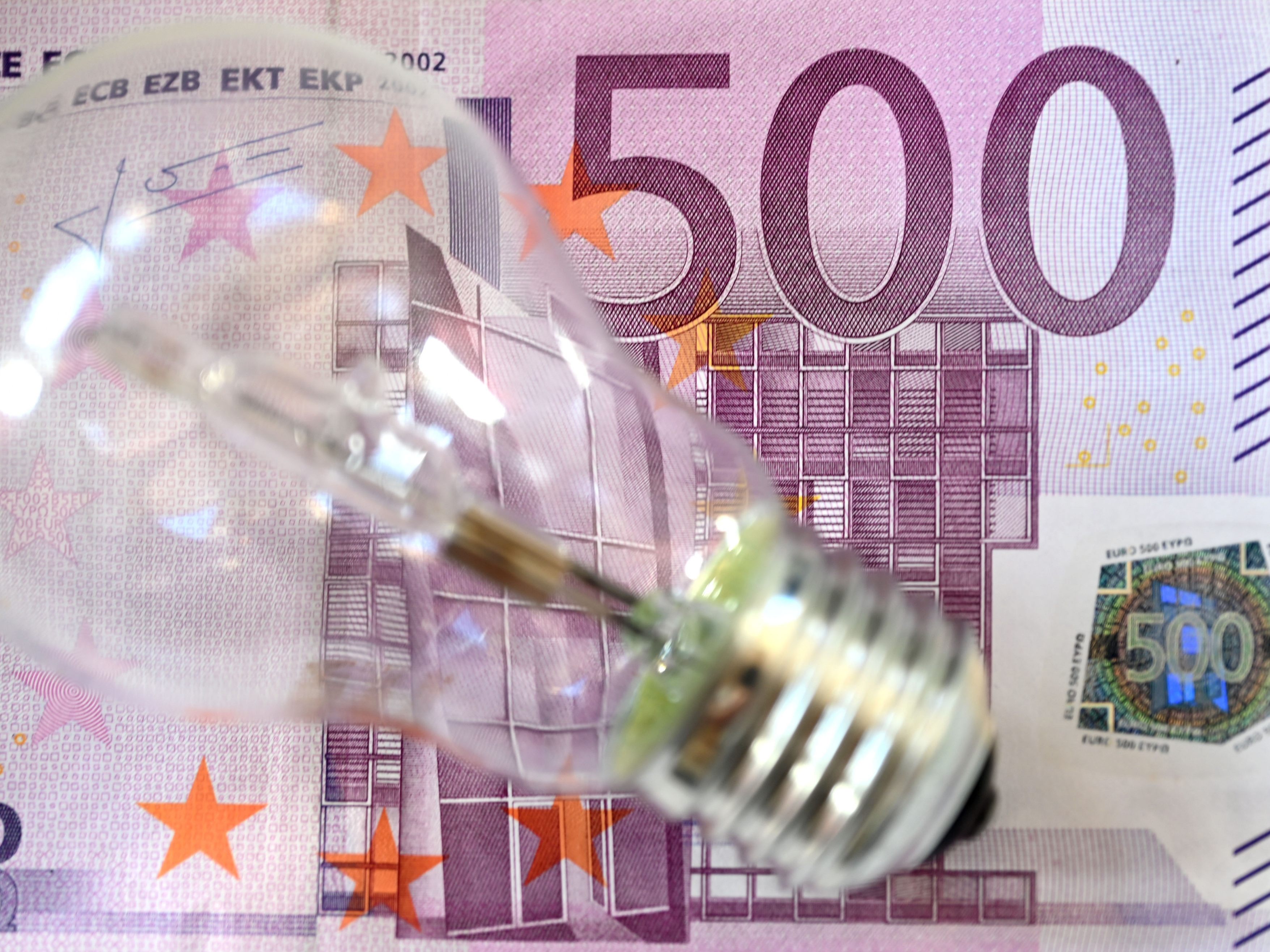 In Niederösterreich haben schon 418.000 Haushalte den Strompreisrabatt beantragt.