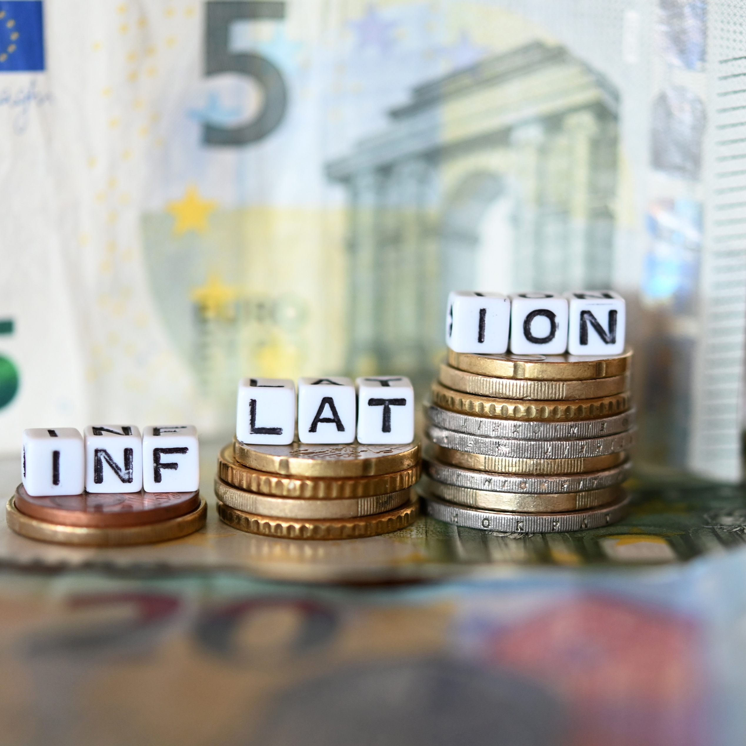 Jeder 6. kämpft augrund der Teuerung mit der Deckung der Fixkosten.